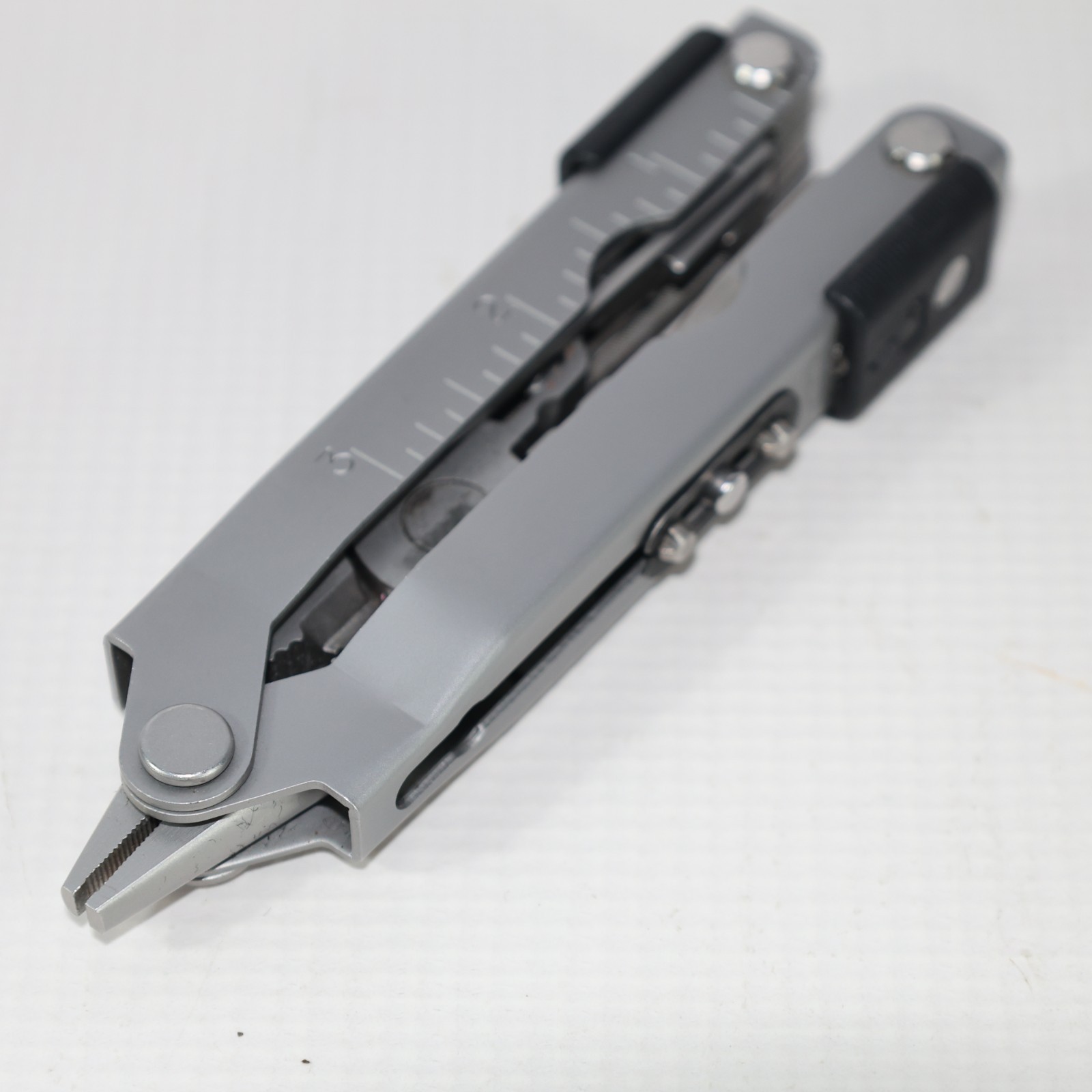 Gerber MP600 Stainless Steel Needle Nose Multi Tool W/Sheath MP 600 Multi- Plier