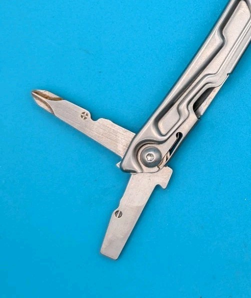 Leatherman Bolster 13 Tool Stainless Steel Multi-Tool!