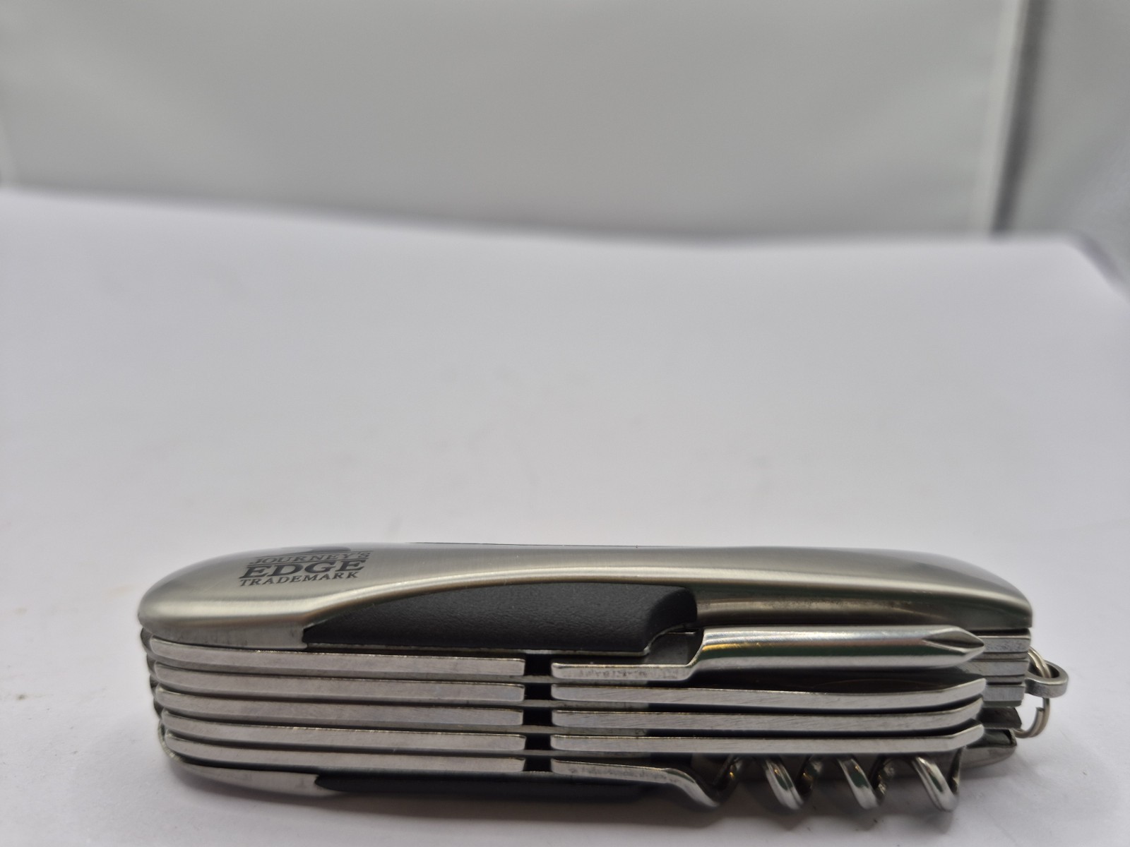 Journeys Edge PT-12/4558 Swiss Everything 13 Function Pocket tool w/LED light