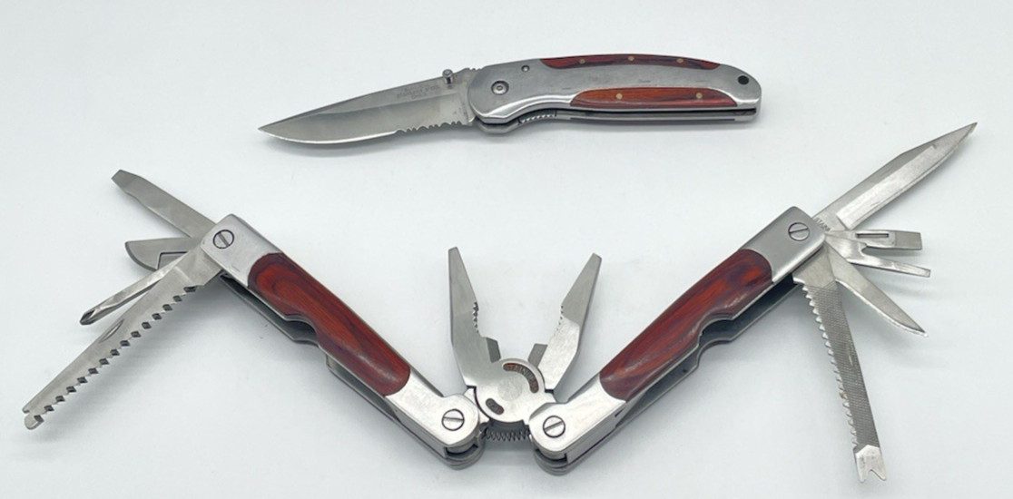 2 Winchester Pocket Tools : 1 Pocket Knife & 1 Multi Use Tool Pliers/Knife