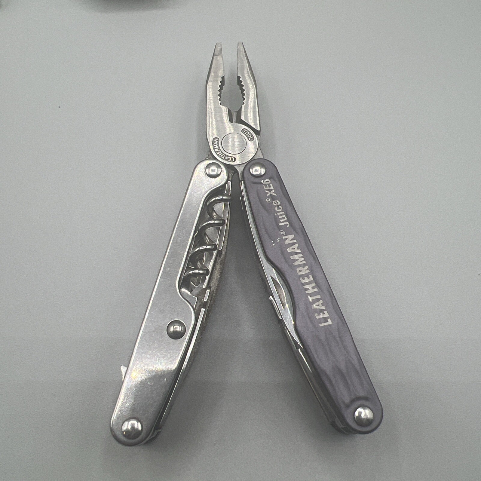 Leatherman Juice XE6 Multi-Tool – Gray (831929) Discontinued