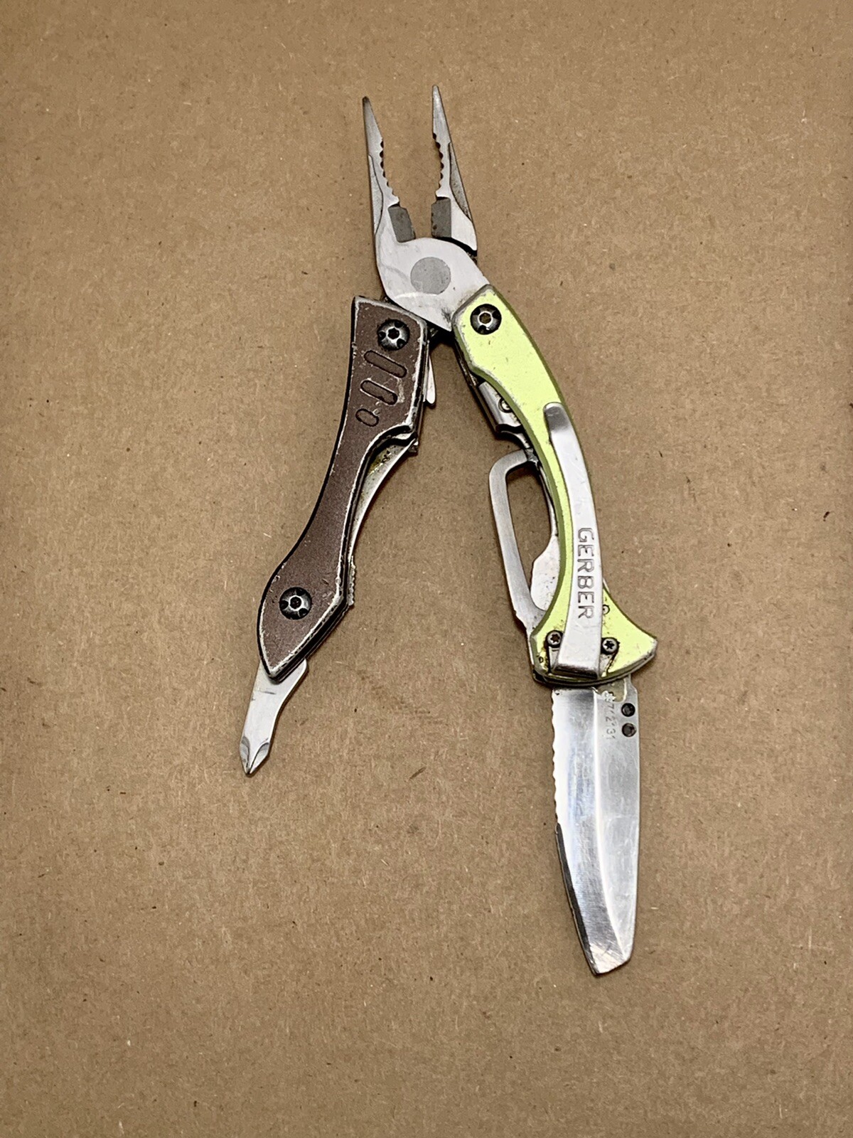 4 Gerber Knives: Blunt Nose MP400 Multi-Tool, Crucial, 7” Paraframe, 8” Fixed