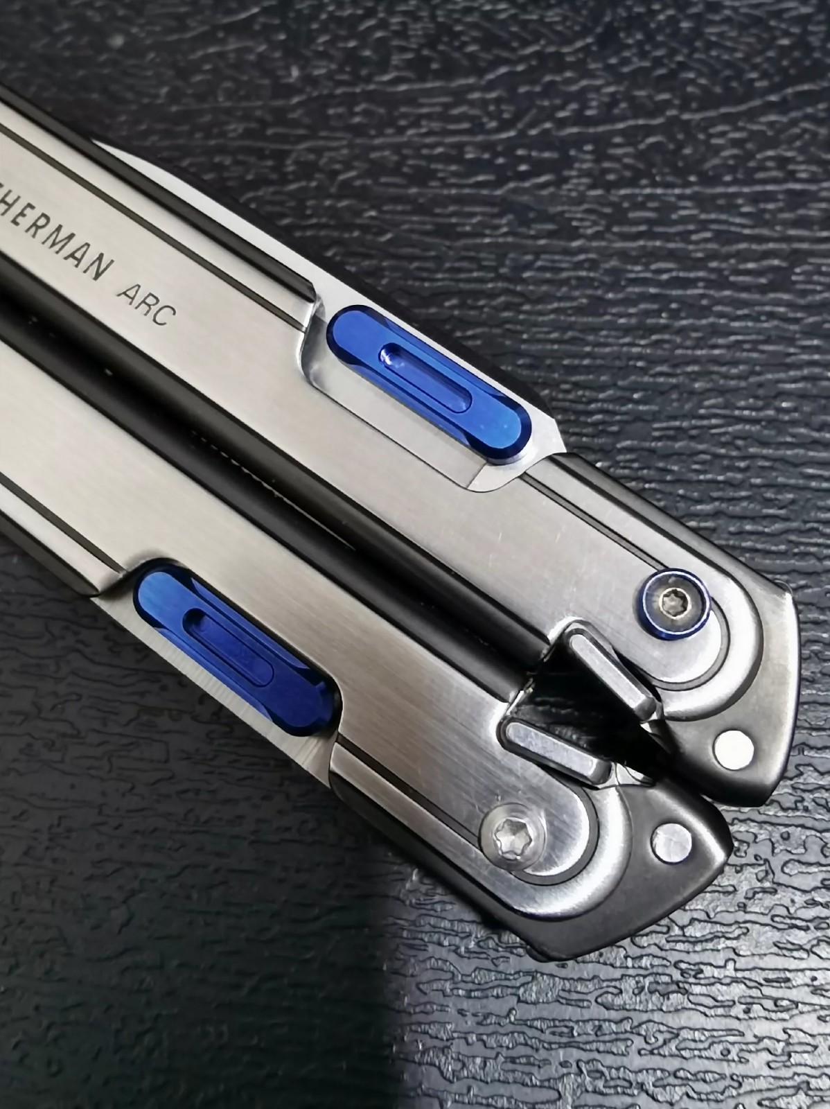 Premium Thumb Stud Kit For Leatherman ARC/FREE – Custom Fast-Deployment Mod