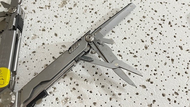 GERBER Flik Stainless Steel Silver MULTI-PLIER Multi Tool Pliers,Knife,Scissors-