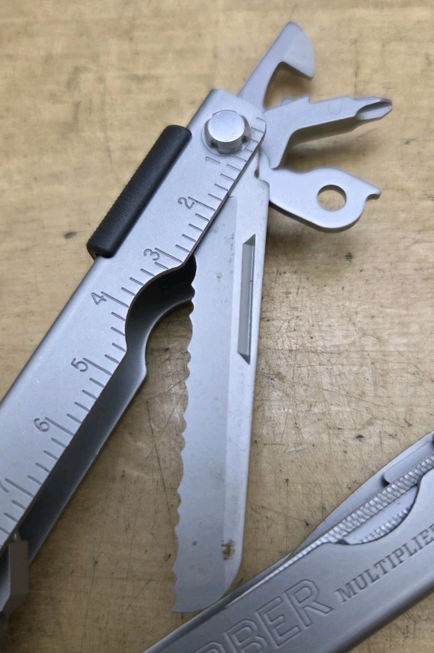 New Gerber Needle Nose Multi-Plier Multi-Tool With Sheath