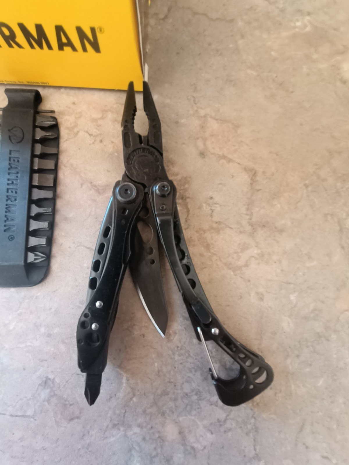 Leatherman Skeletool CX Onyx 833129 Mutli-Tool/Bit Kit/Nylon Sheath 934860