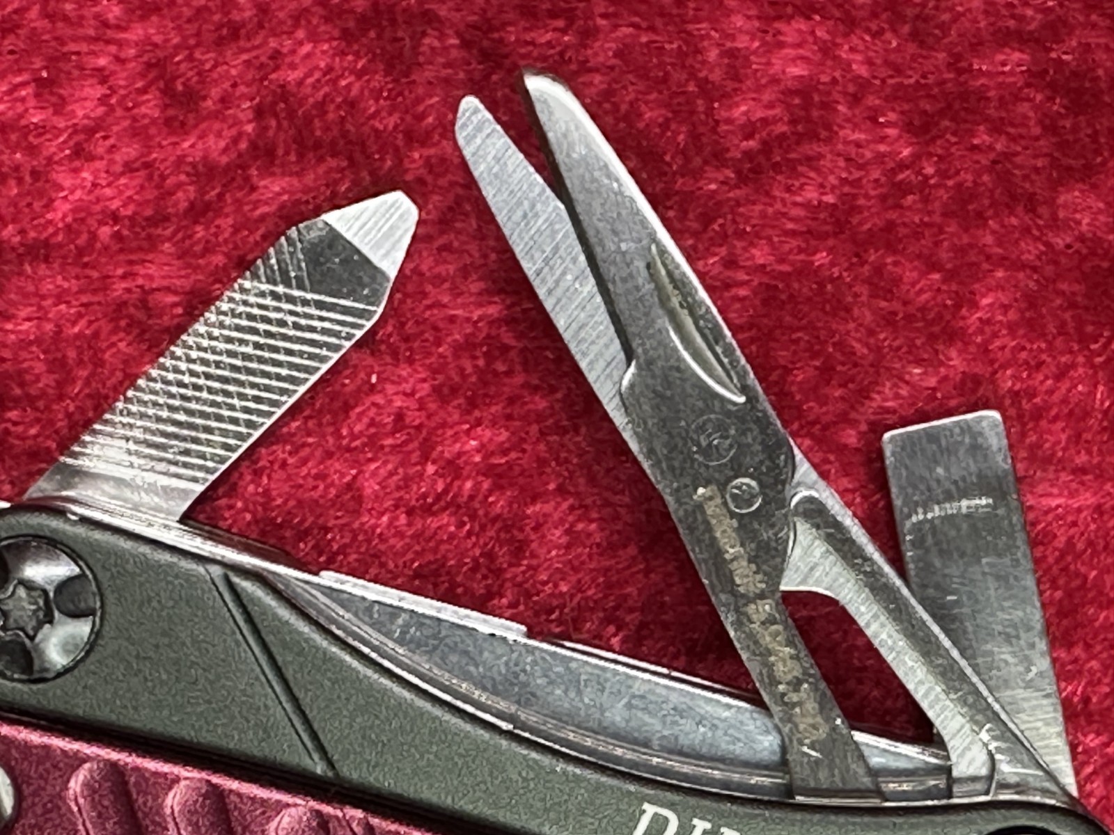 Gerber Dime Burgundy Wine Mini Multi-Tool Keychain Random Pick Rare Color (445)
