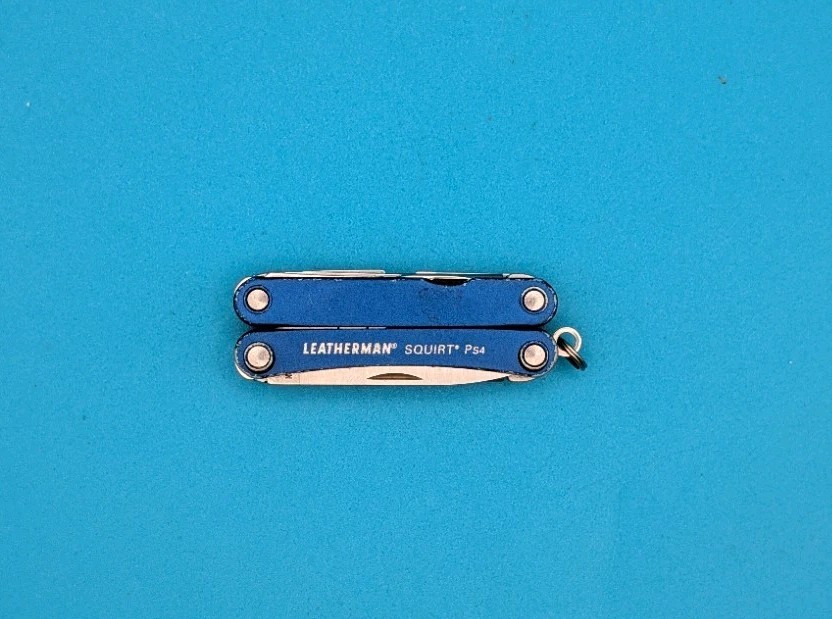 Leatherman SQUIRT PS4 Multi-Tool With Pliers Scissors Knife BLUE! *CGP*