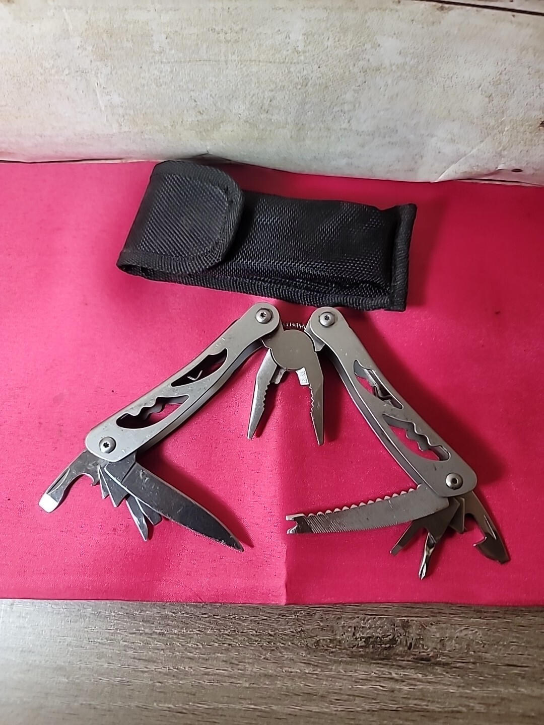 9 in 1 Multi Tool Kit Pliers Pocket Knife Folding Screwdriver Multi-functional=