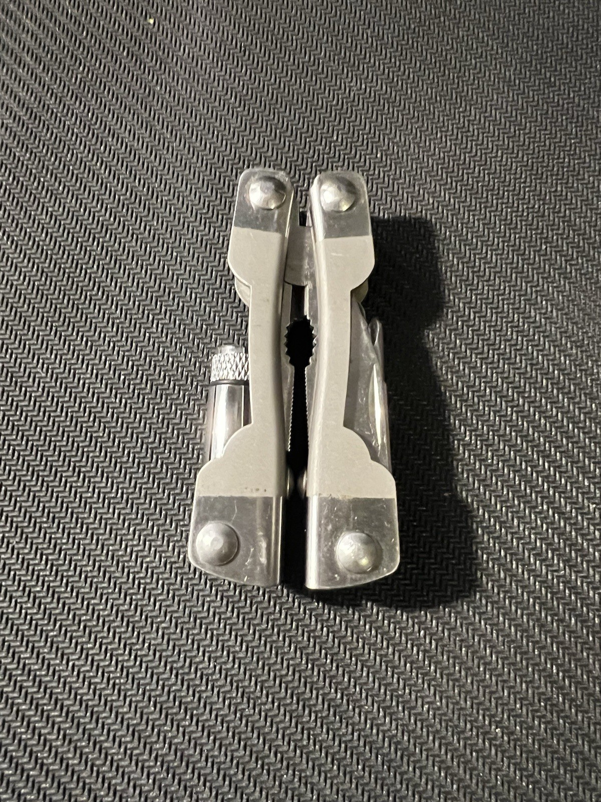 Stainless steel multi-tool Pocket Leatherman w/ Carrying Case