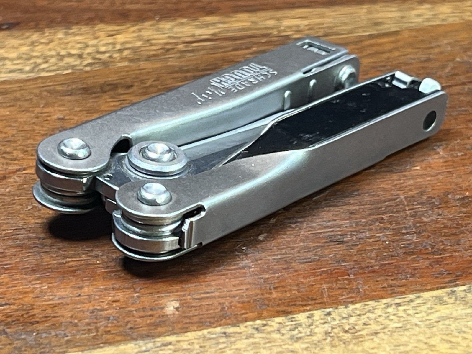 Schrade Black USA ST2 Multi-tool Tough Chip Compact / Mini Tool