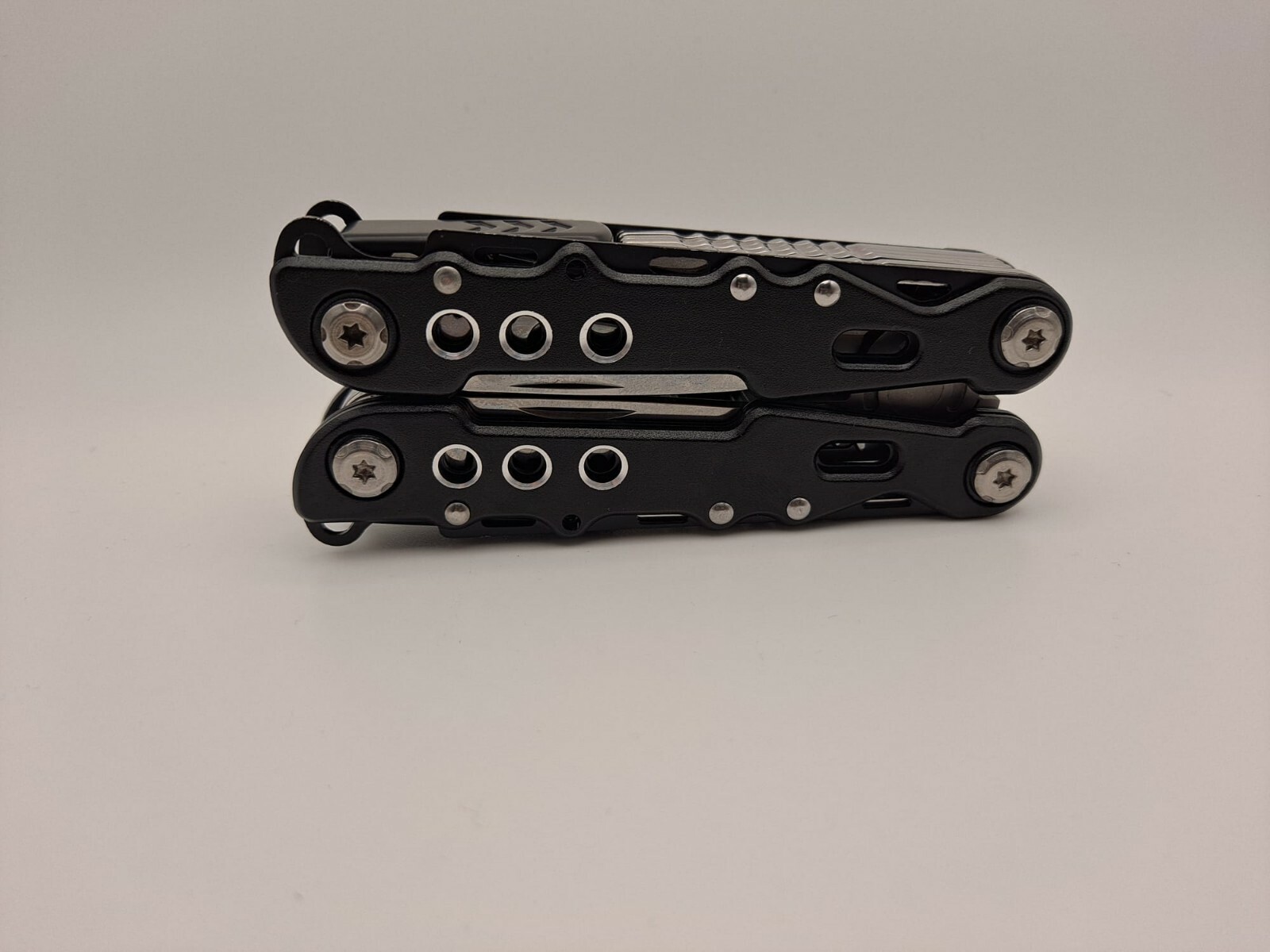 YESHAN 15 in 1 Multitool Pliers with Premium Replaceable Wire CuttersSafety L…