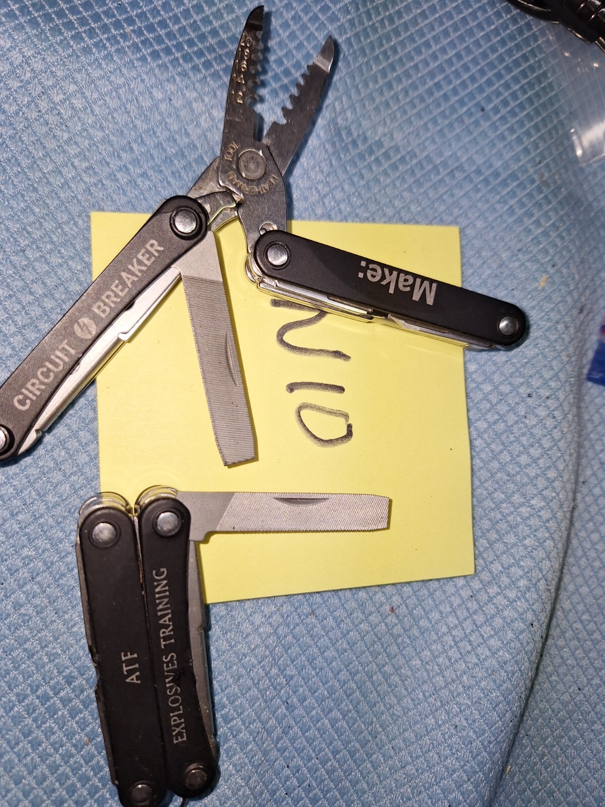 2 LEATHERMAN ES4 BLACK Multi Tools AIRPORT CONFISCATION Lot N10