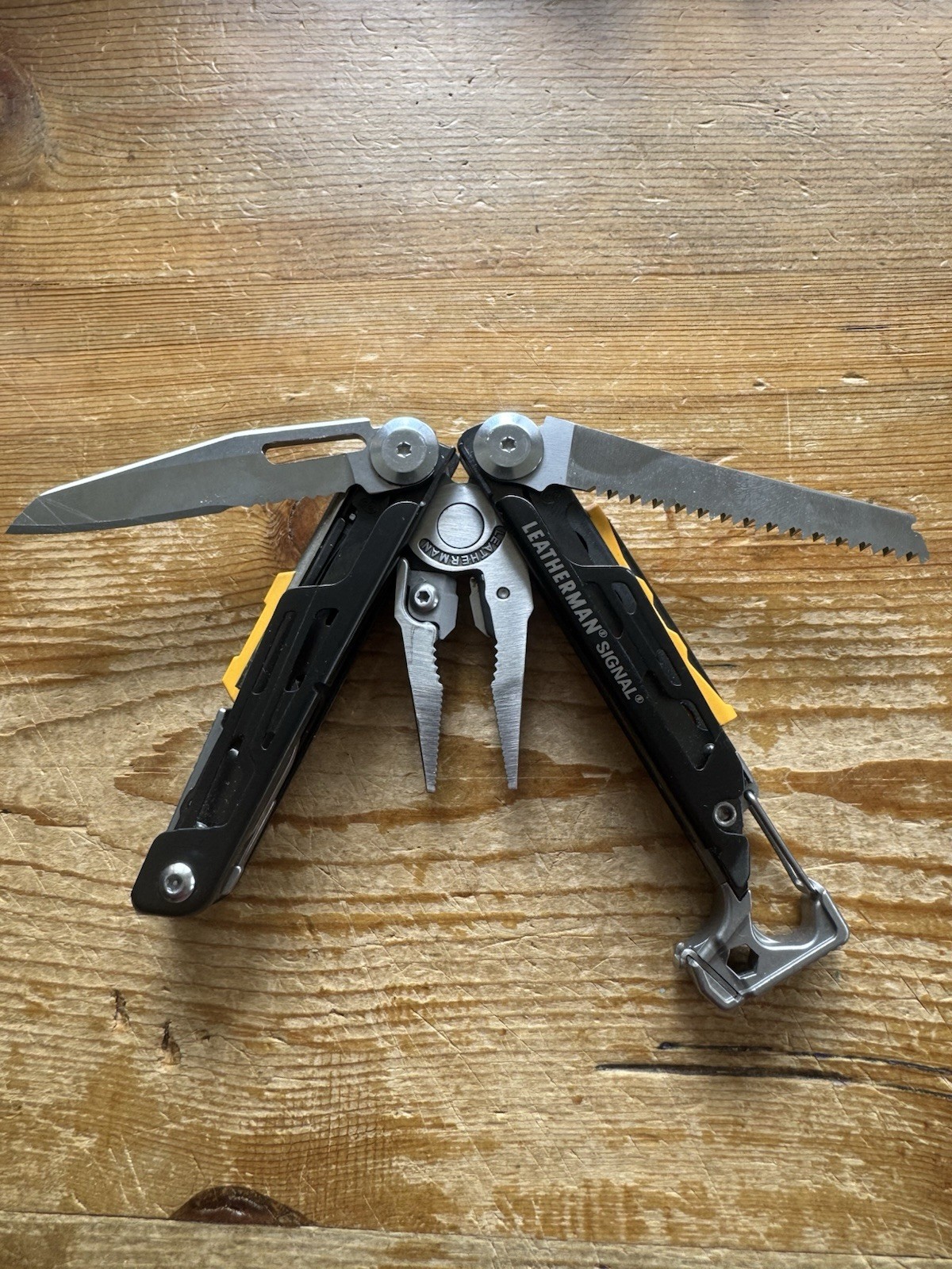 Leatherman Signal Multi-Tool Black / Yellow – Excellent!
