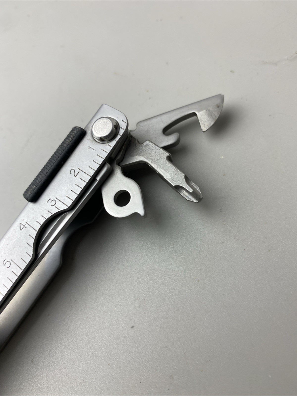 Gerber MP600 Stainless Steel Multi-Tool Needle Nose Pliers w/ Leather Sheath