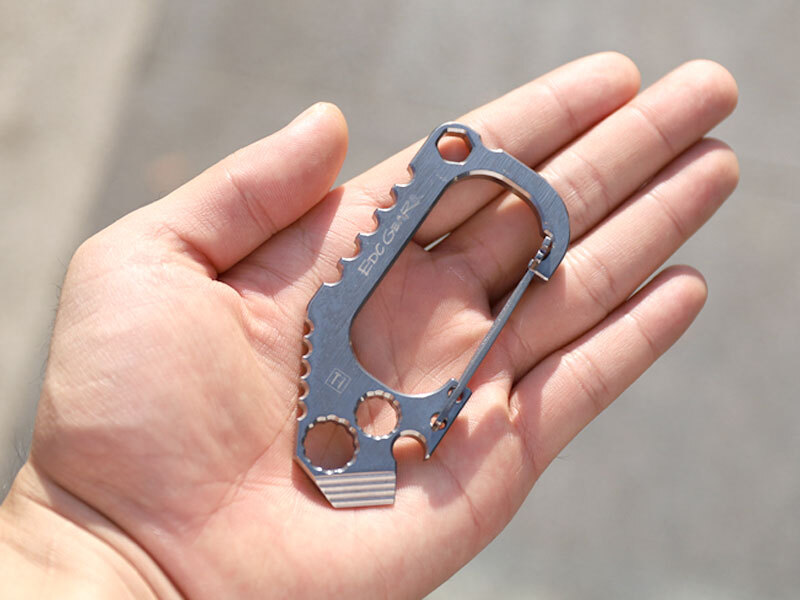 EDCgear Titanium Alloy Multi Tools Keychain Carabin Opener Crowbar Outdoor