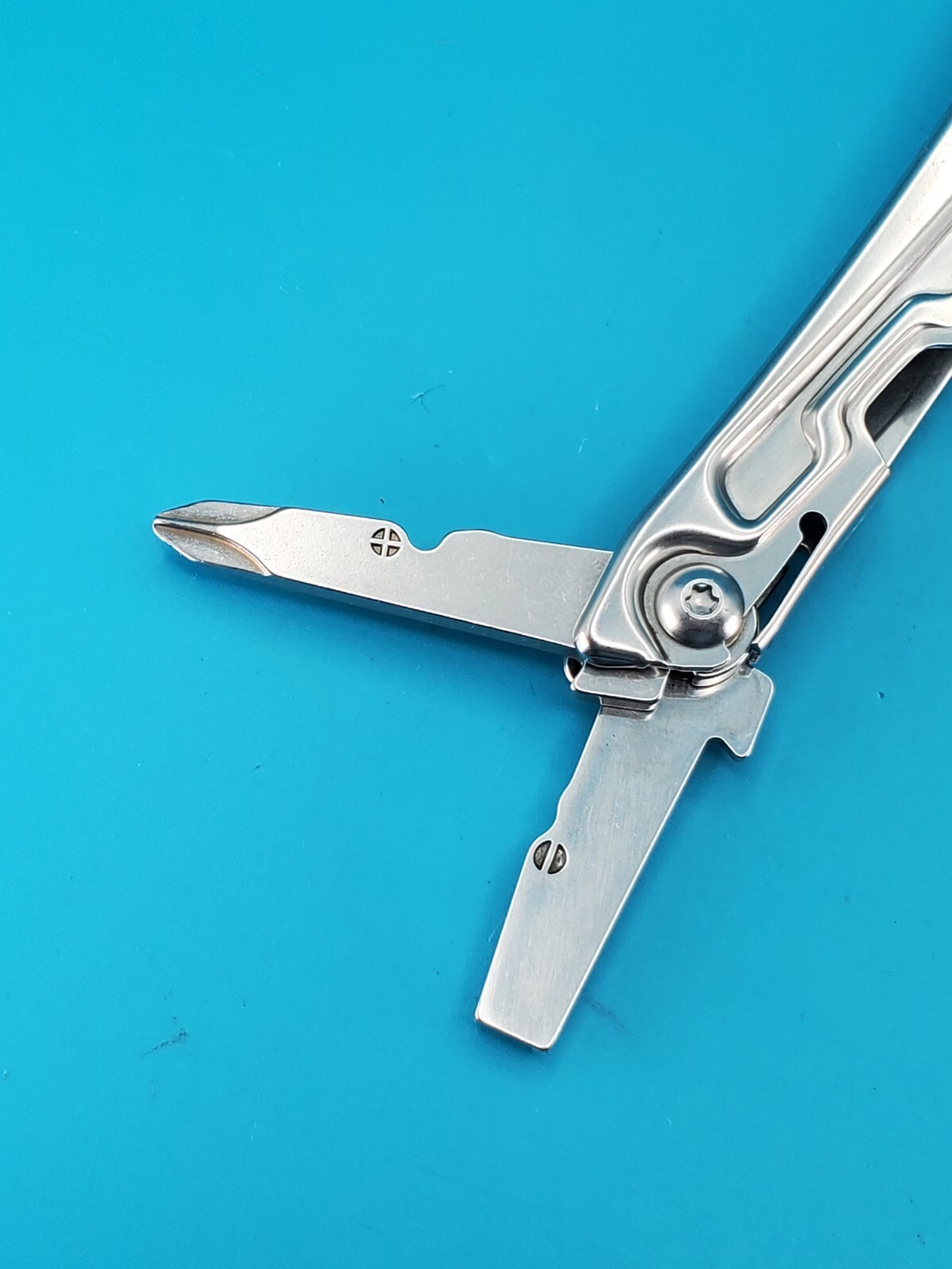Leatherman Rev 3.8″ Multi-Tool, Stainless! NICE!