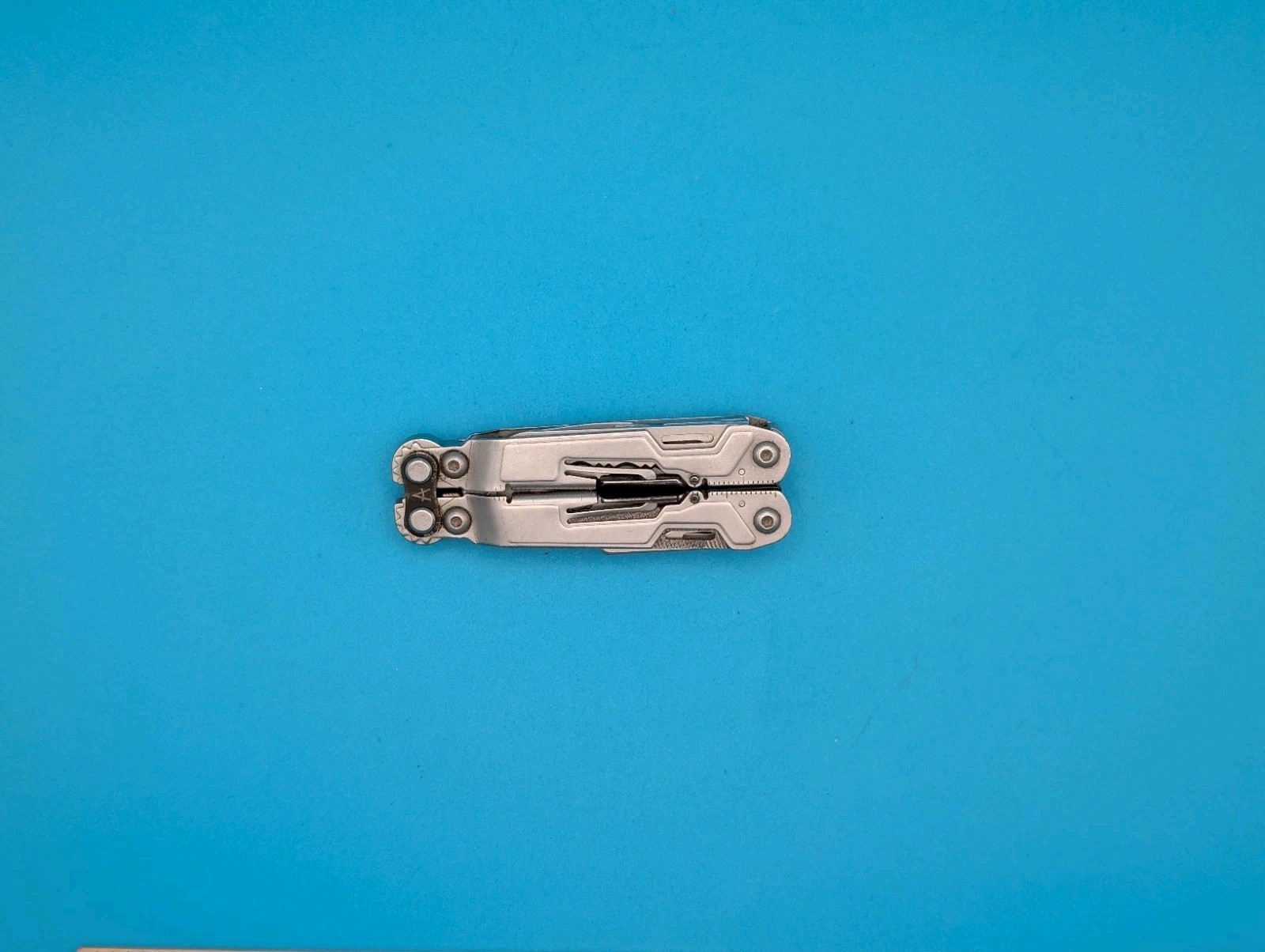 SOG PowerPint Tool Compact Lightweight Silver Multi-Tool!