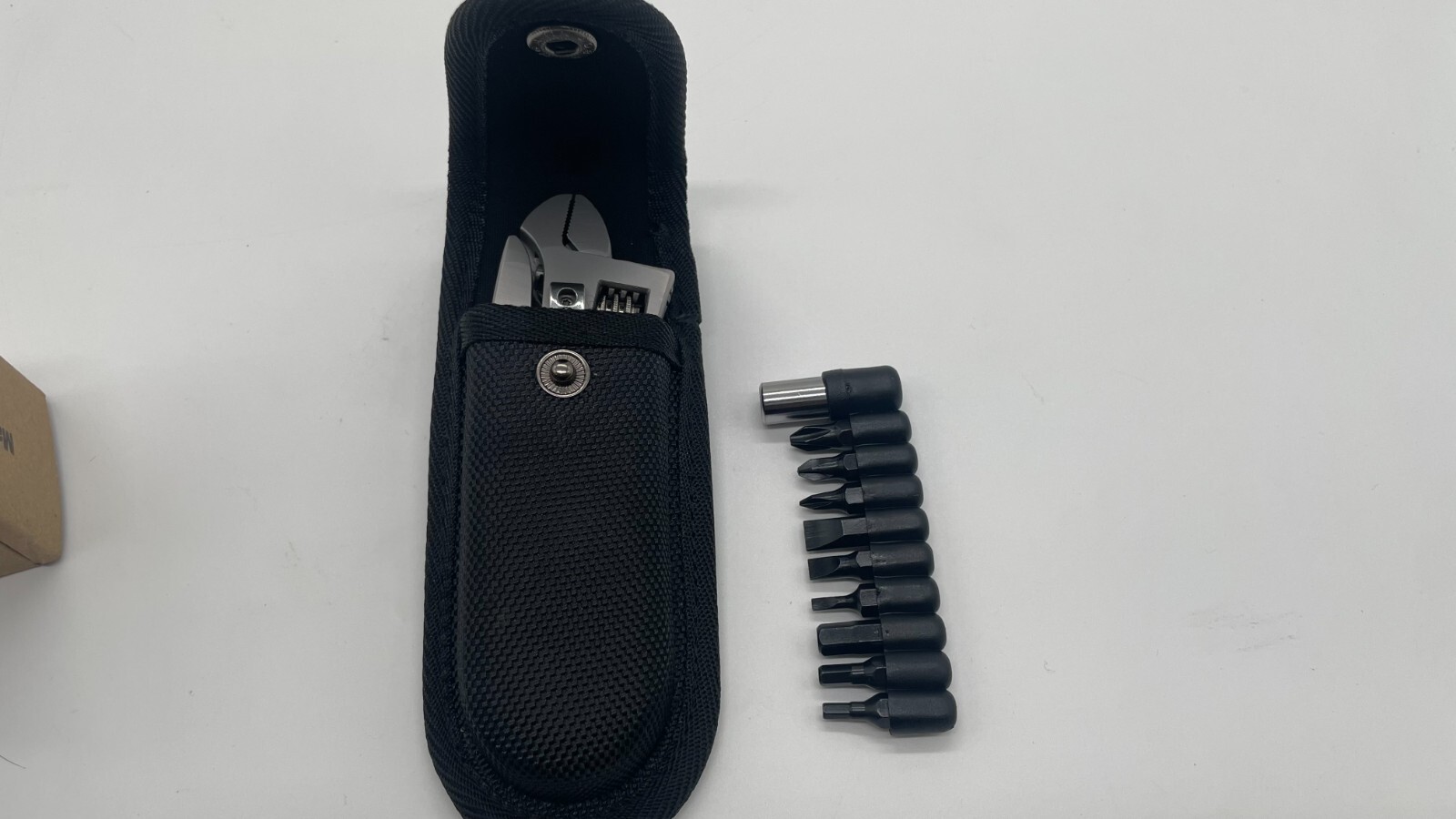 dpnao Multitool Wrench With 7 Tools/Pliers/Wire Cutter/Flat Screwdriver/Phillips