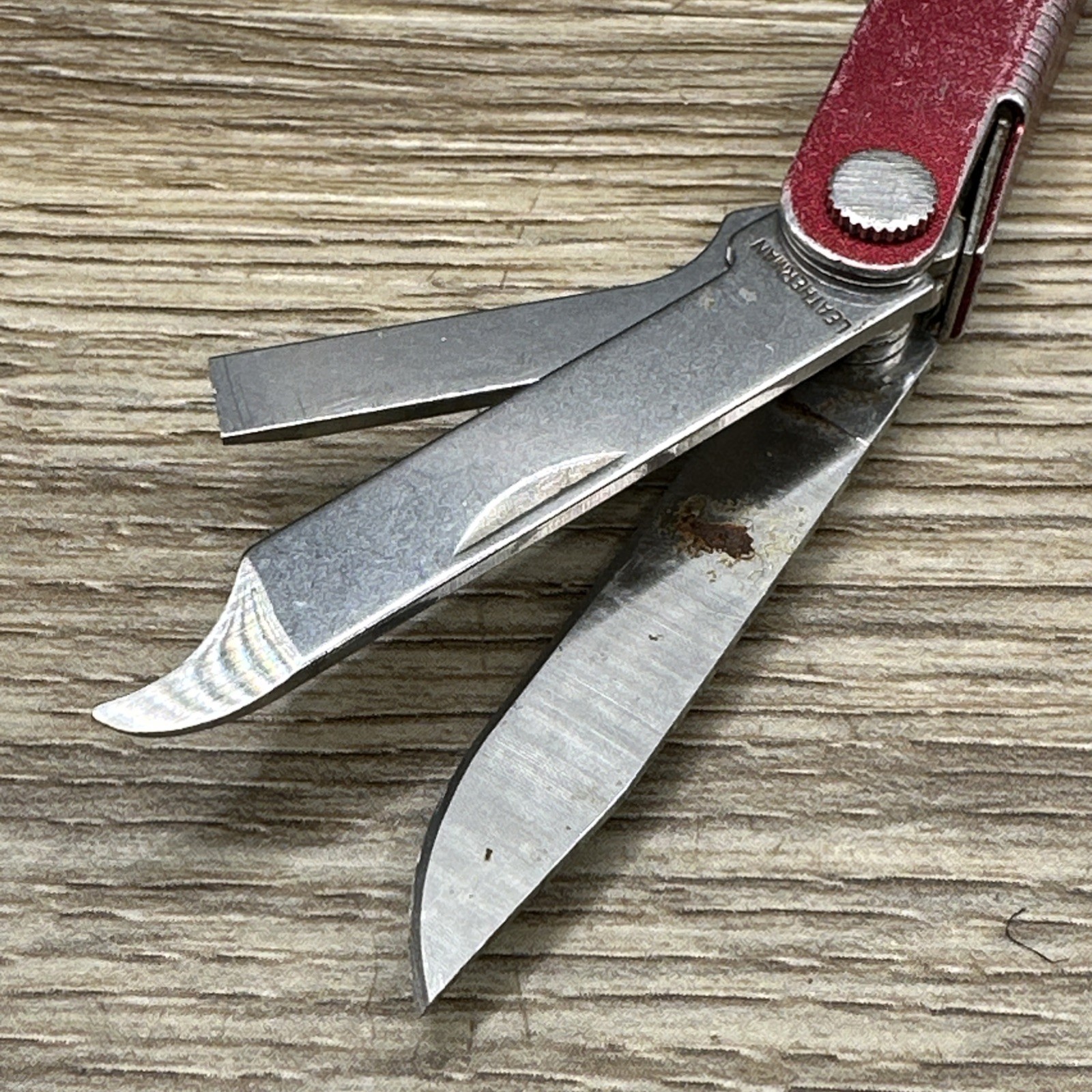 Leatherman Micra Multi-Tool, Knife, Scissors, Key Ring, Red!