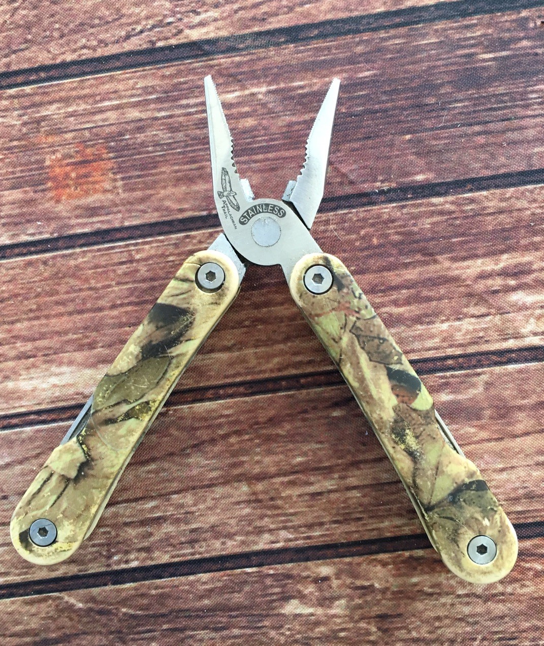 Appalachian Trail Multi-Tool Knife Stainless Steel Camo