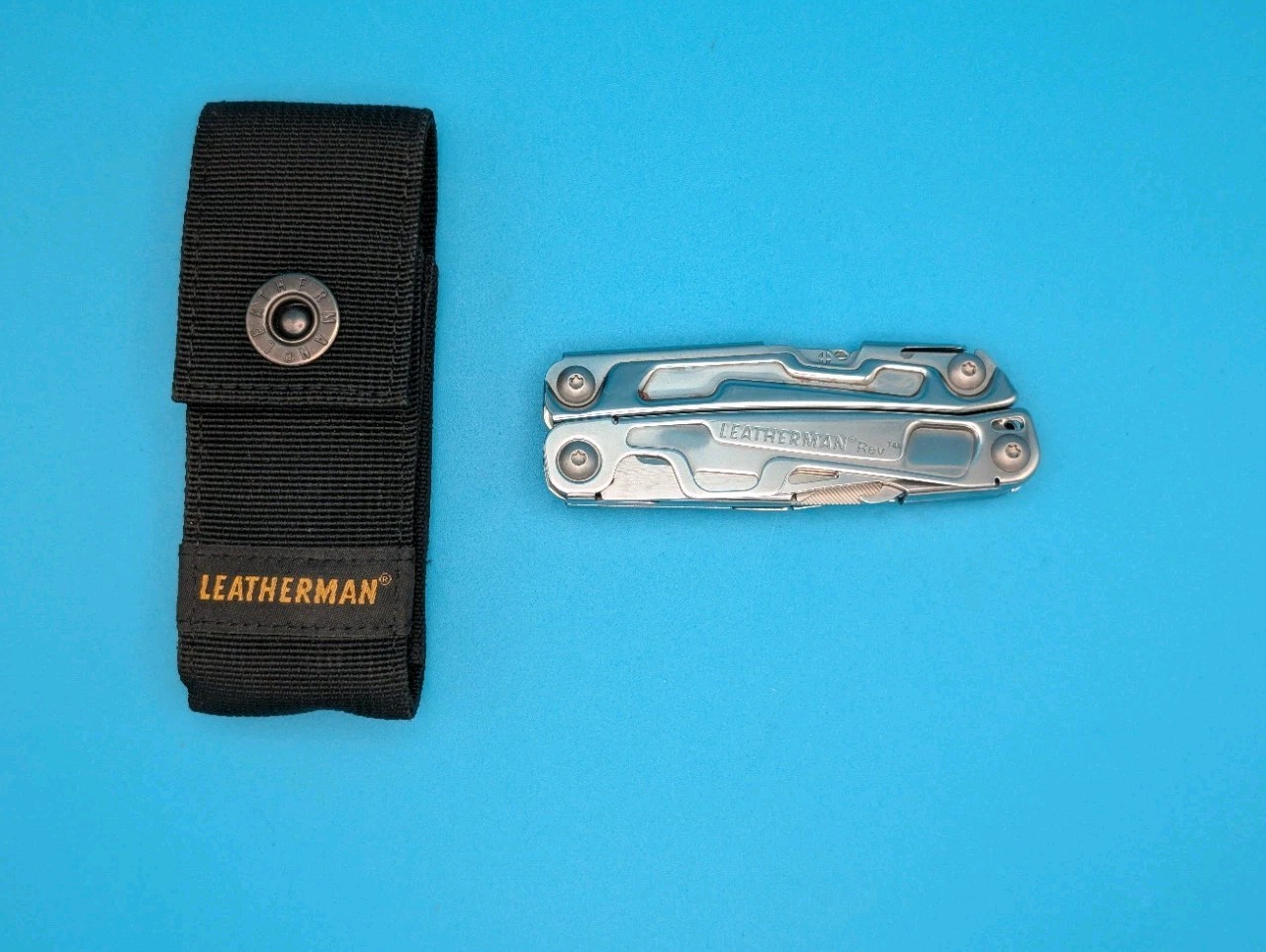Leatherman Rev 3.8″ Multi-Tool, Stainless! With Sheath!