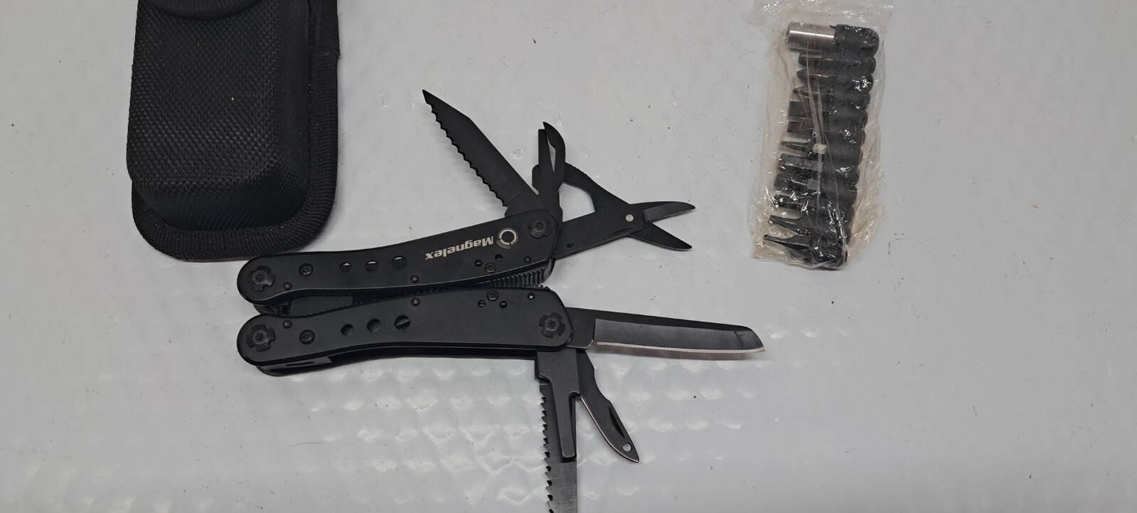 Magnelex MG-MT01 multi-tool pliers with 11 integrated components + 11 extra bit