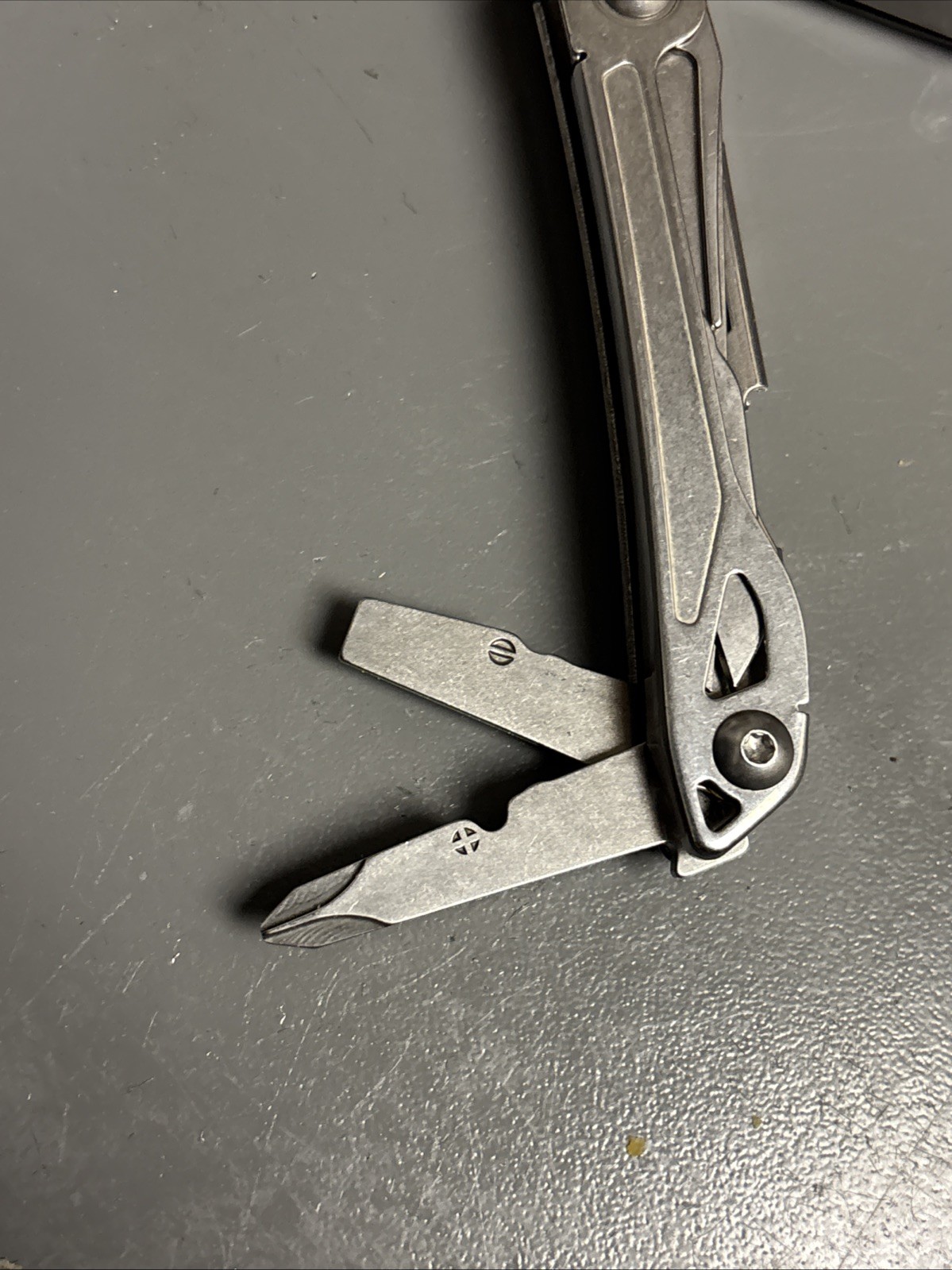 LEATHERMAN MULTI TOOL – WINGMAN