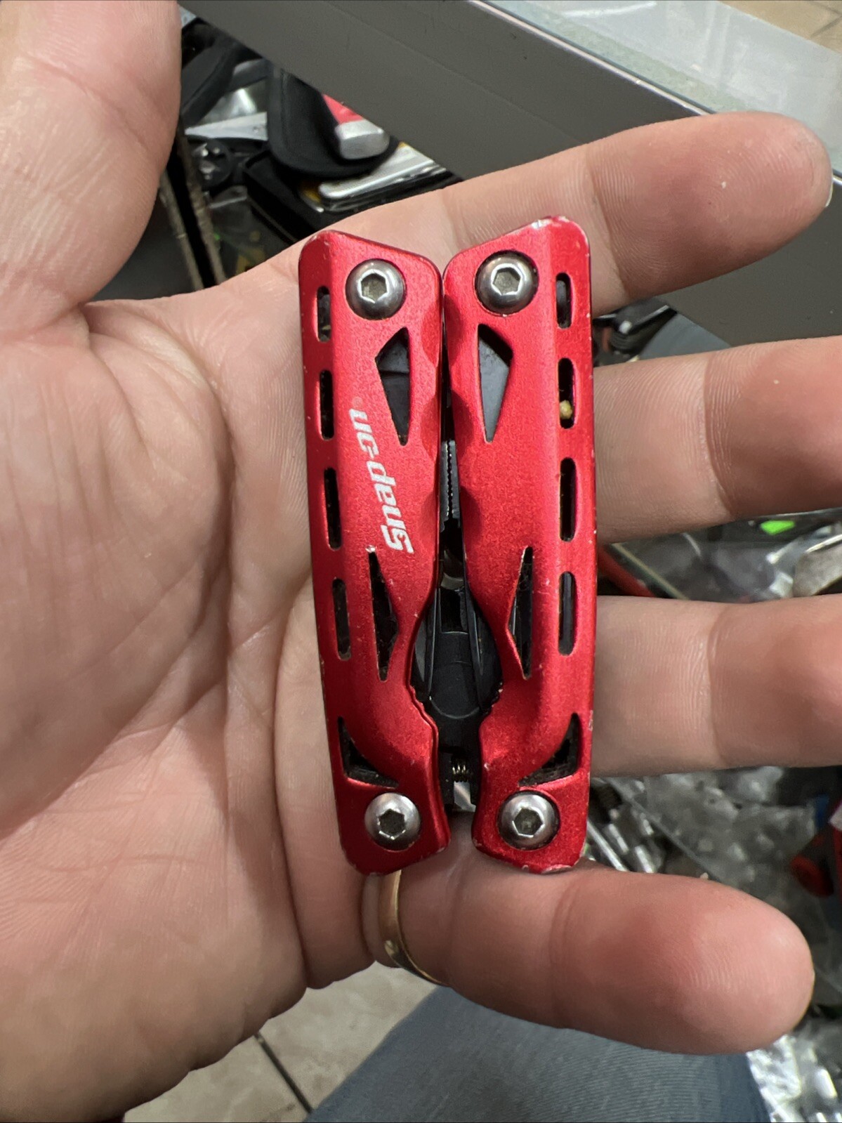 SNAP-ON Red Stainless Steel Multi Tool 9 in 1 Hunt Fish Camp Hike No Case