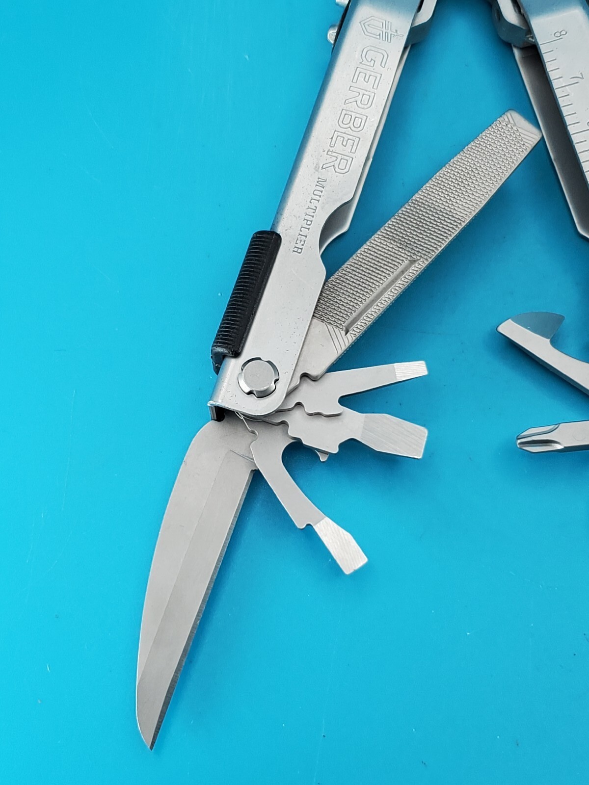 Gerber MP600 Silver Multi-Tool Needle Nose Pliers!