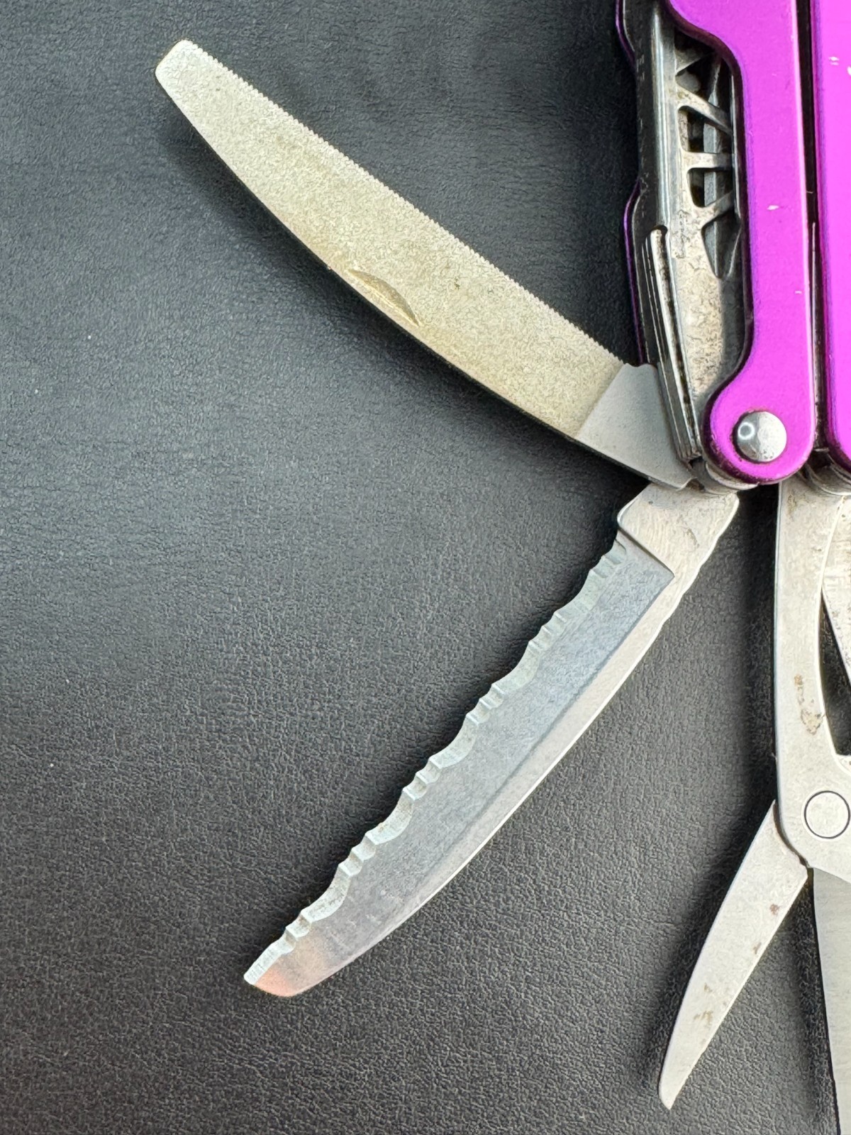 Leatherman Juice XE6 Retired Rare 18 Tools Multitool