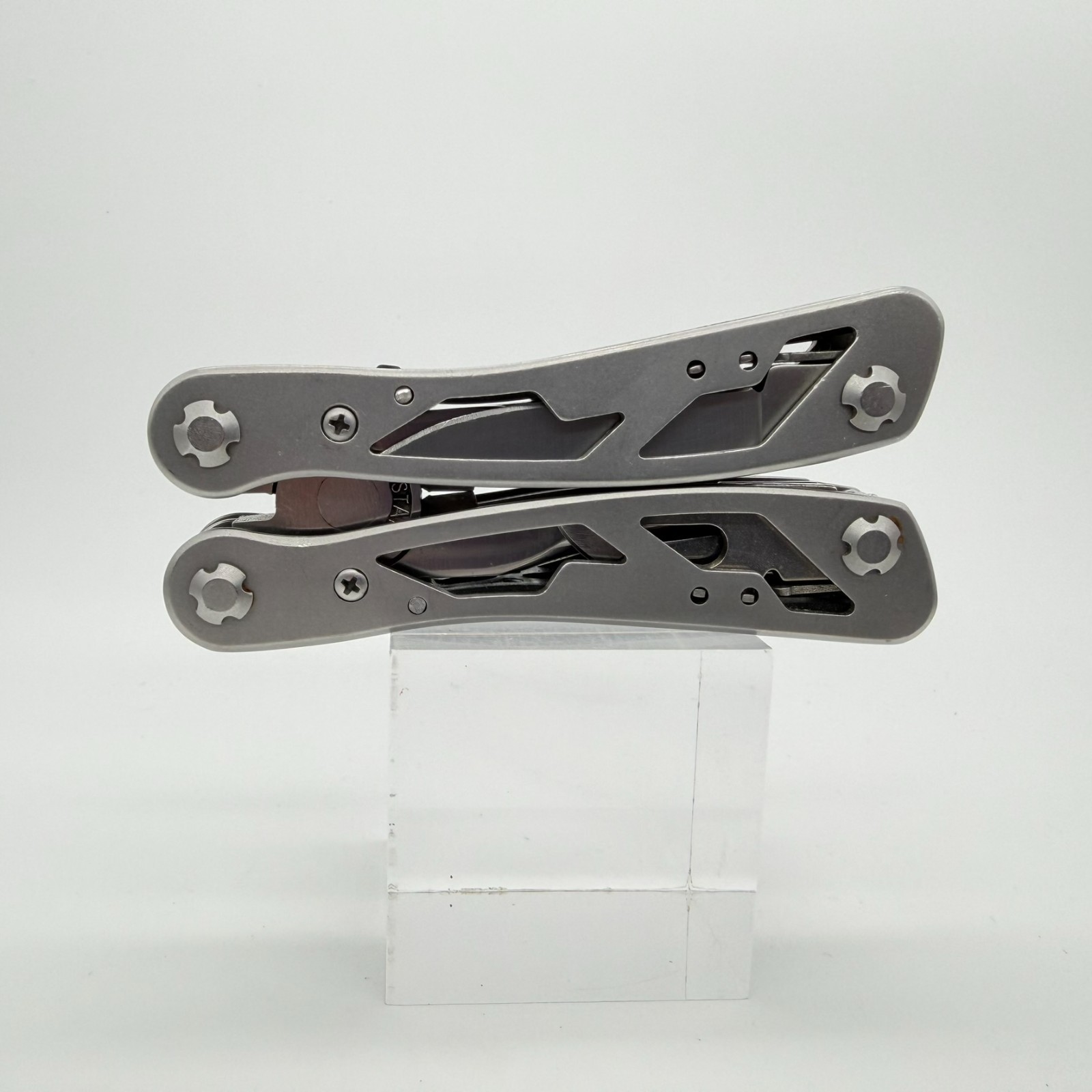 Stanley 12-in-1 Multi-Tool Pliers Pocket Knife Saw File Screwdriver EDC Gear