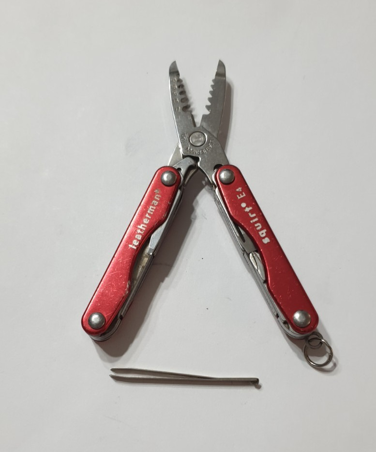 🔥 Leatherman Squirt E4 Stainless Multitool Red Rare Retired Condition