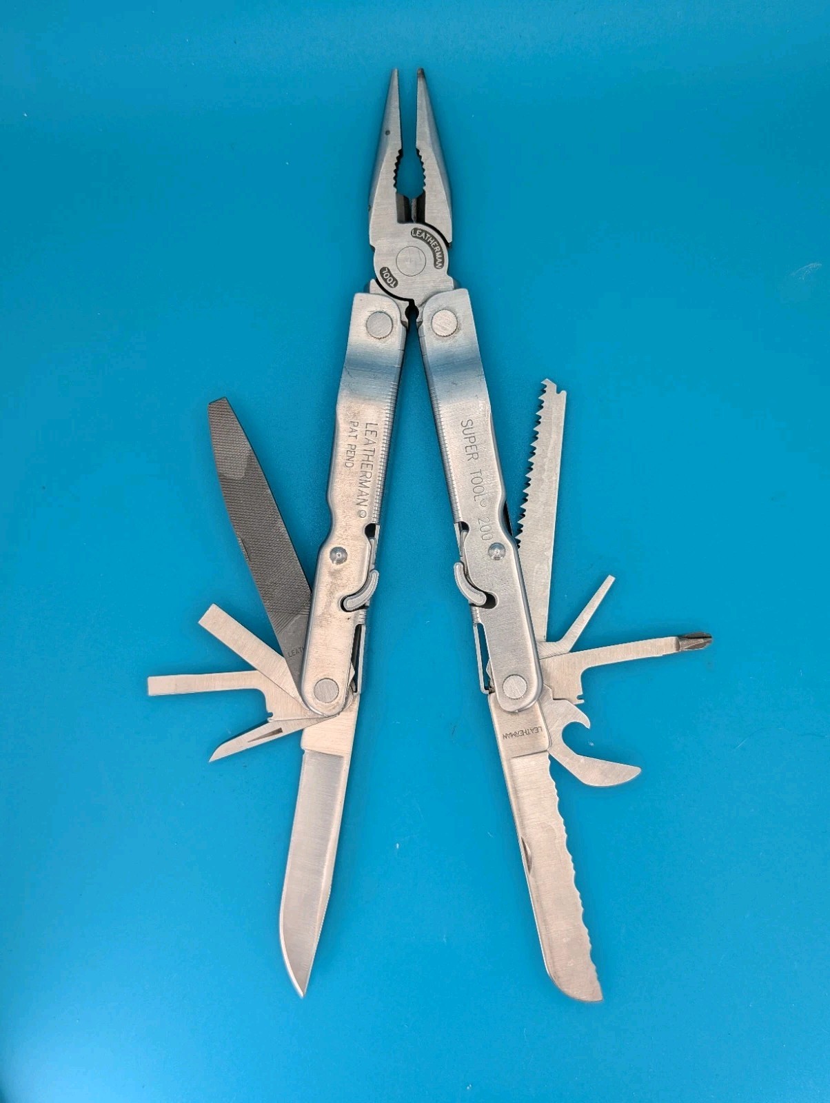 Vintage LEATHERMAN Super TOOL 200 Multi Tool! 04/03 Date Stamp!