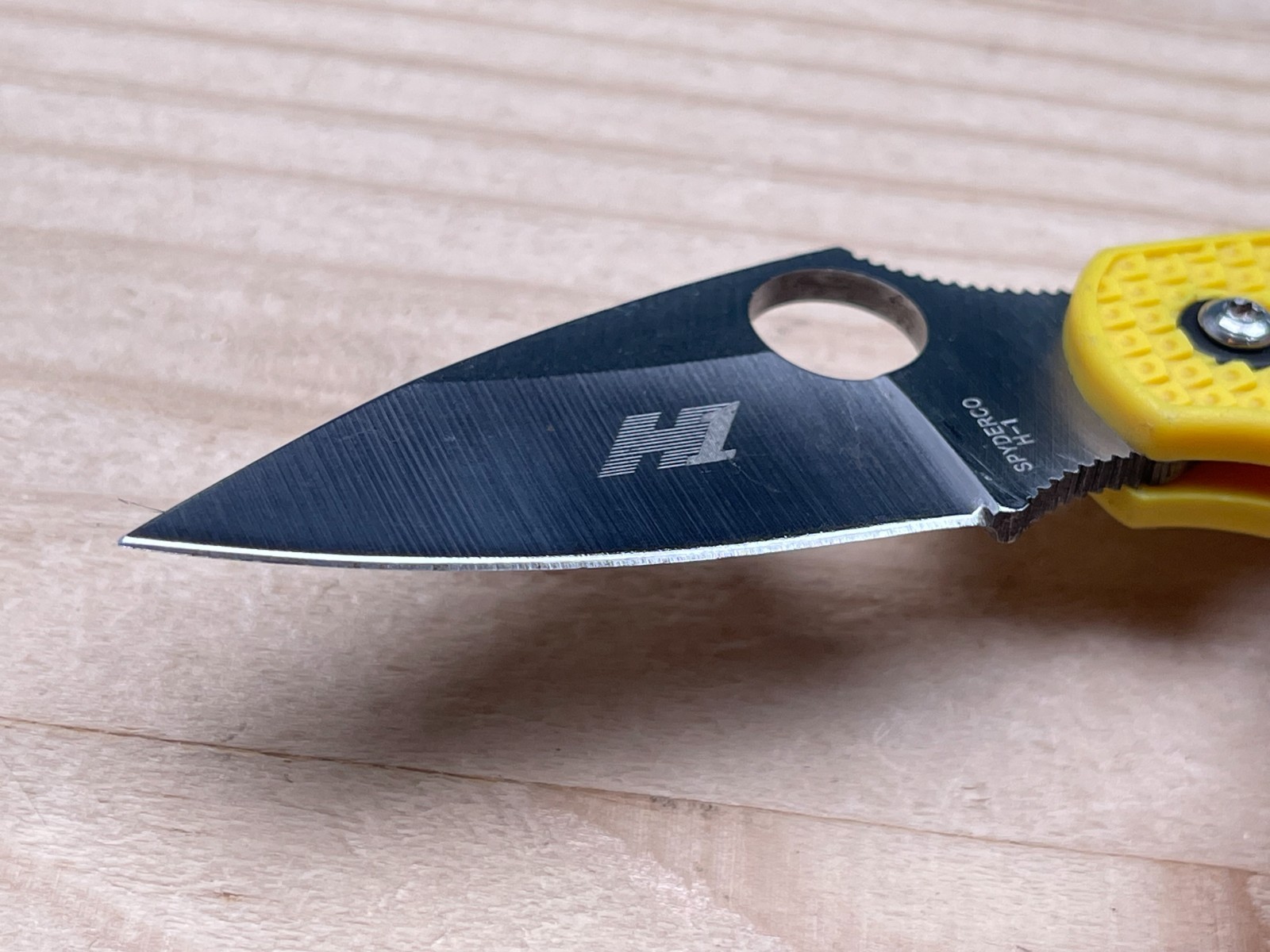 Spyderco Dragonfly Salt H1 Yellow Plain Edge Blade Folding Pocket Knife