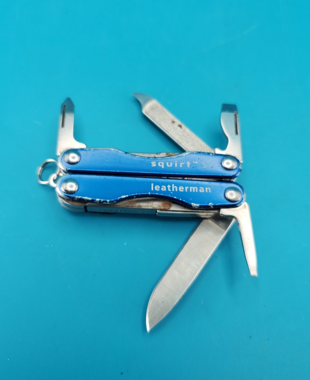 Leatherman “Squirt S4” Stainless Steel Multi Tool – BLUE!