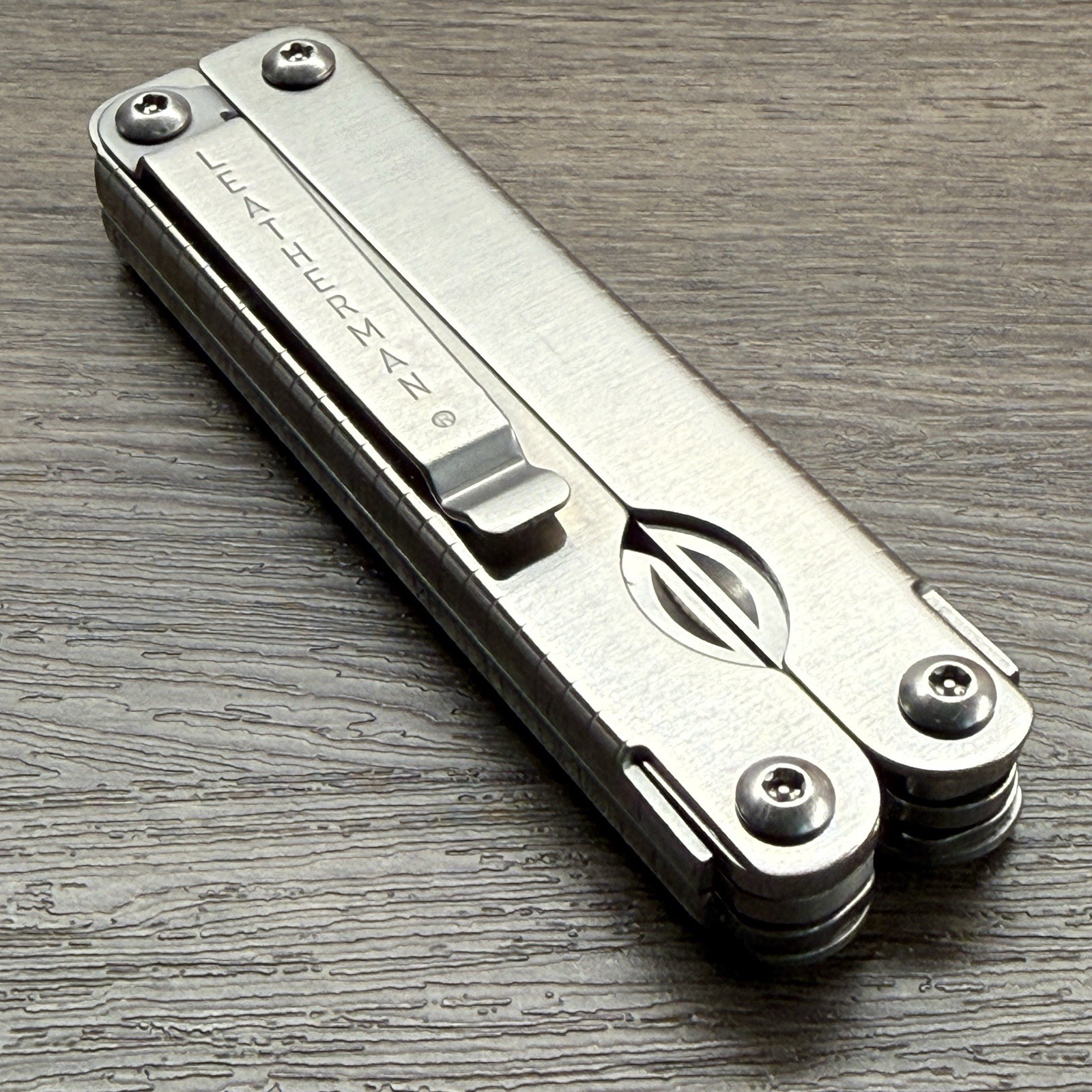 Leatherman Sideclip multitool. Mint. Late Run: shiny factory polished