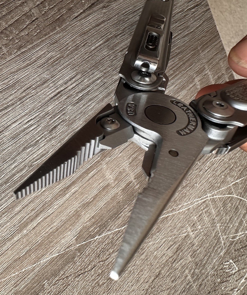 Leatherman FREE P2 Multitool with Arc Magnacut Blade And More