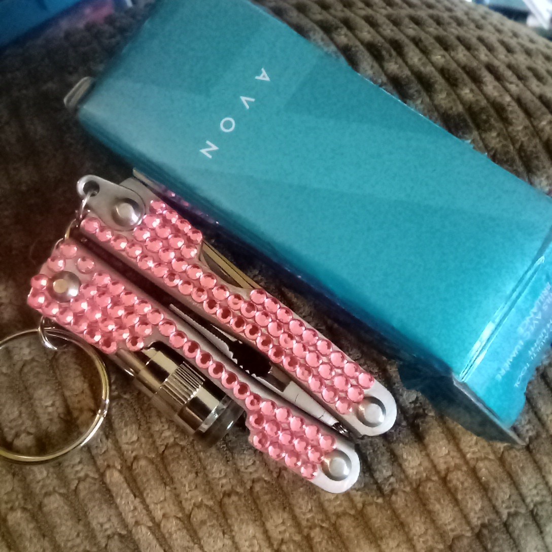 Avon Bejeweled Multi Tool With Light Needs Batteries