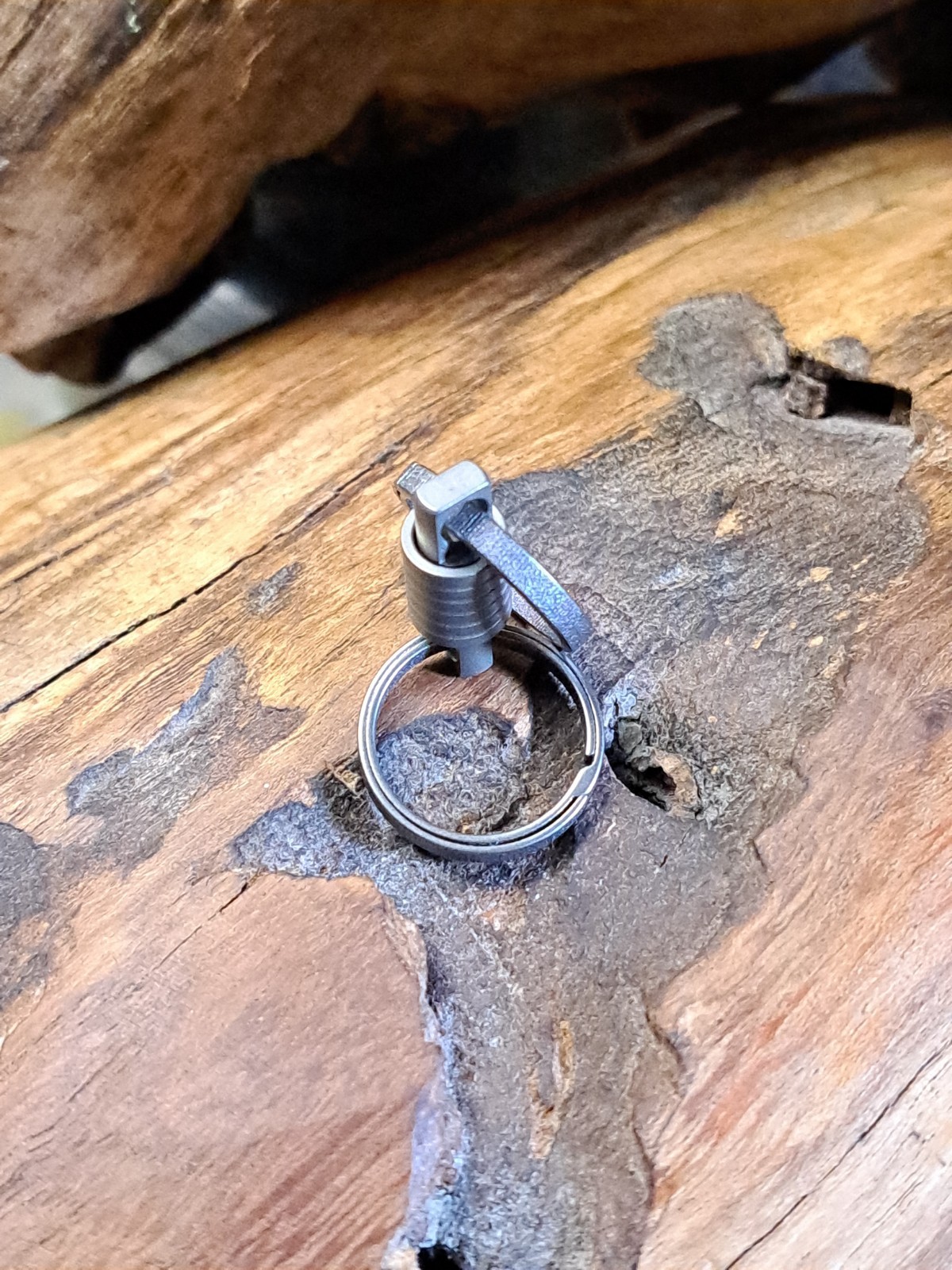 Pro Mini Series Titanium Swivel With 16mm Titanium Sidepush Keyrings