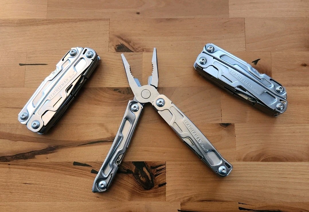 Leatherman Rev Multi Tool Knife Pliers Screwdrivers Blade – QTY 1