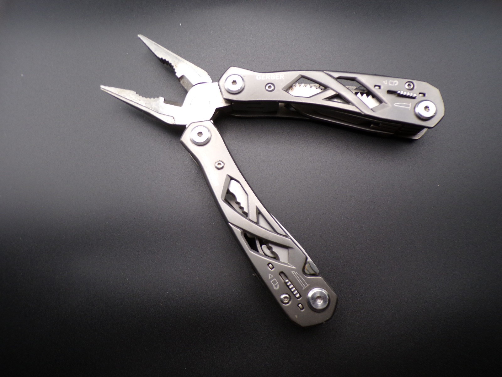 Gerber Suspension Multi Tool Knife Pliers Screwdrivers