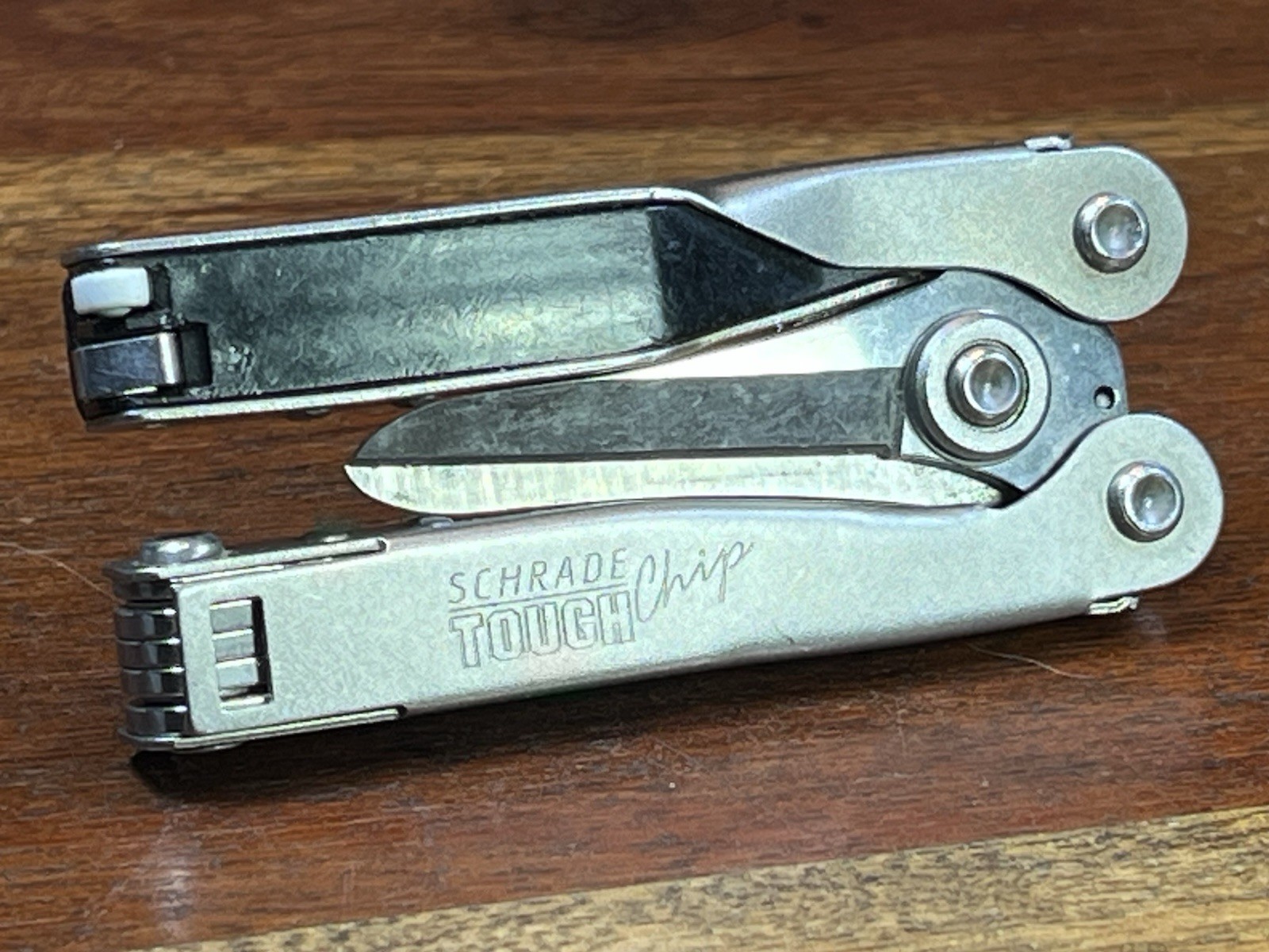 Schrade Black USA ST2 Multi-tool Tough Chip Compact / Mini Tool