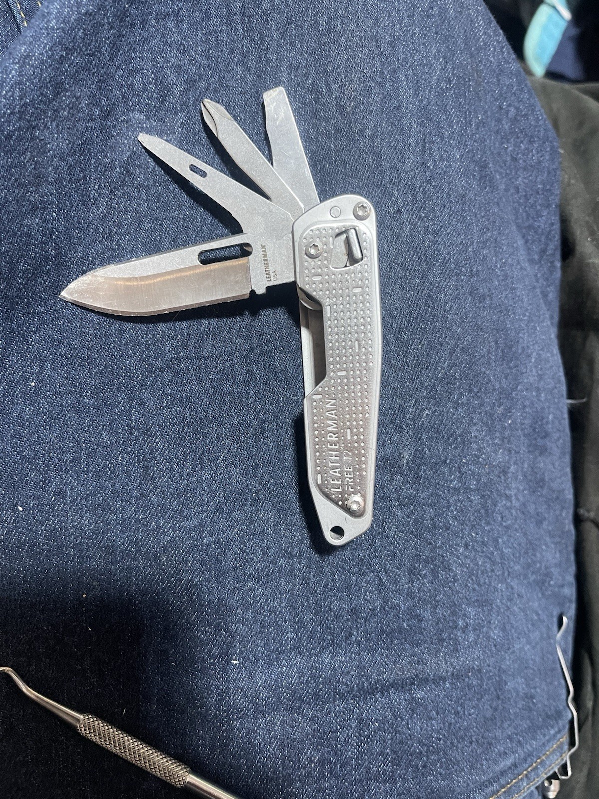 LEATHERMAN FREE T2 MULTI-TOOL EDC POCKET KNIFE 832680