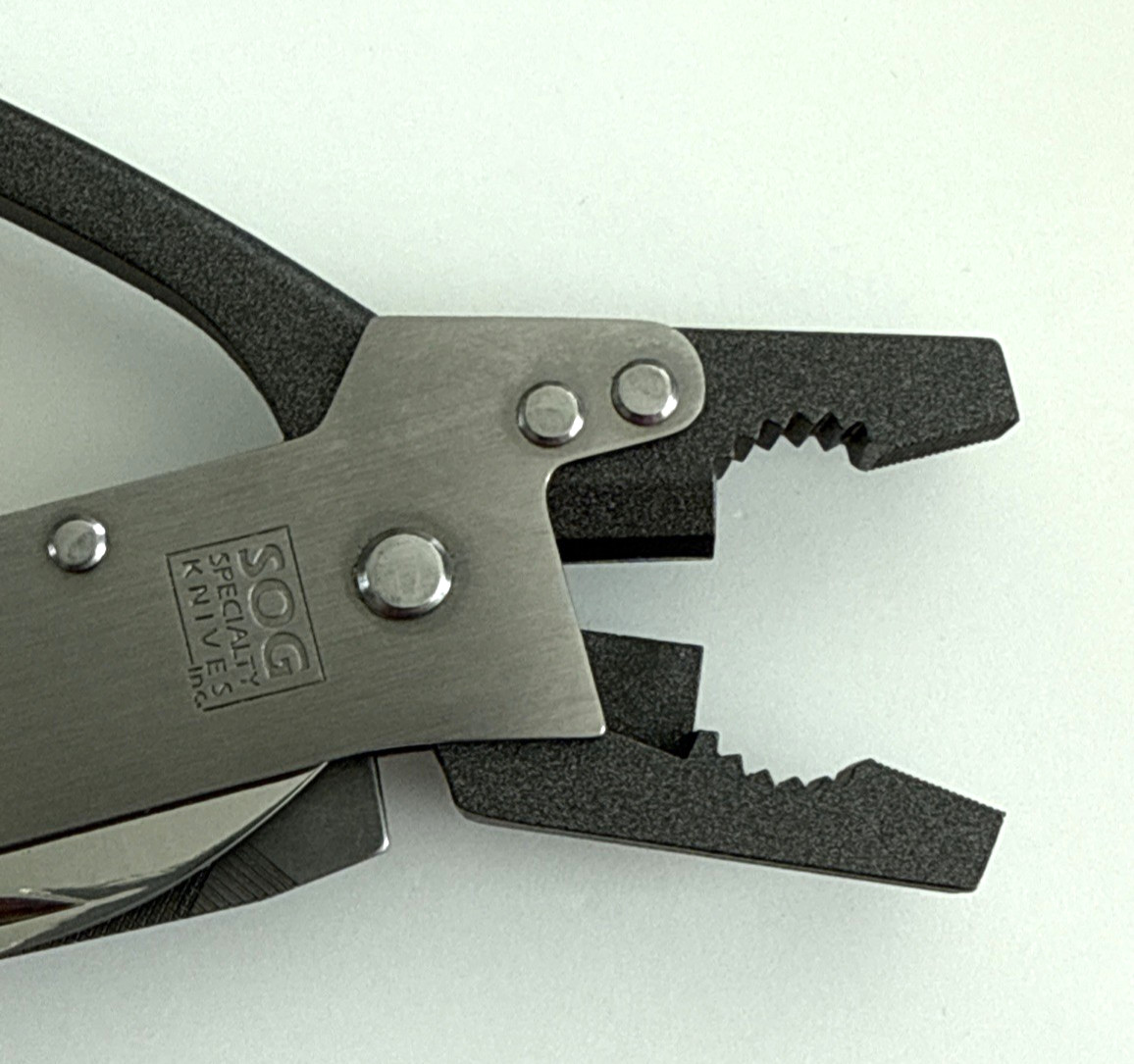 SOG ToolClip Multi-Tool 13 Tools Japan