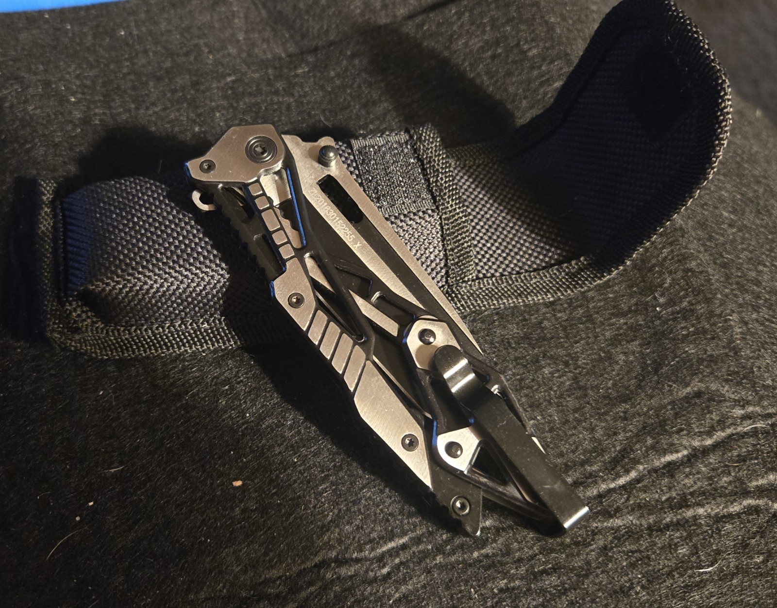 JINJUNLANG Multi-Tool Straight Edge Steel Knife Black Silver