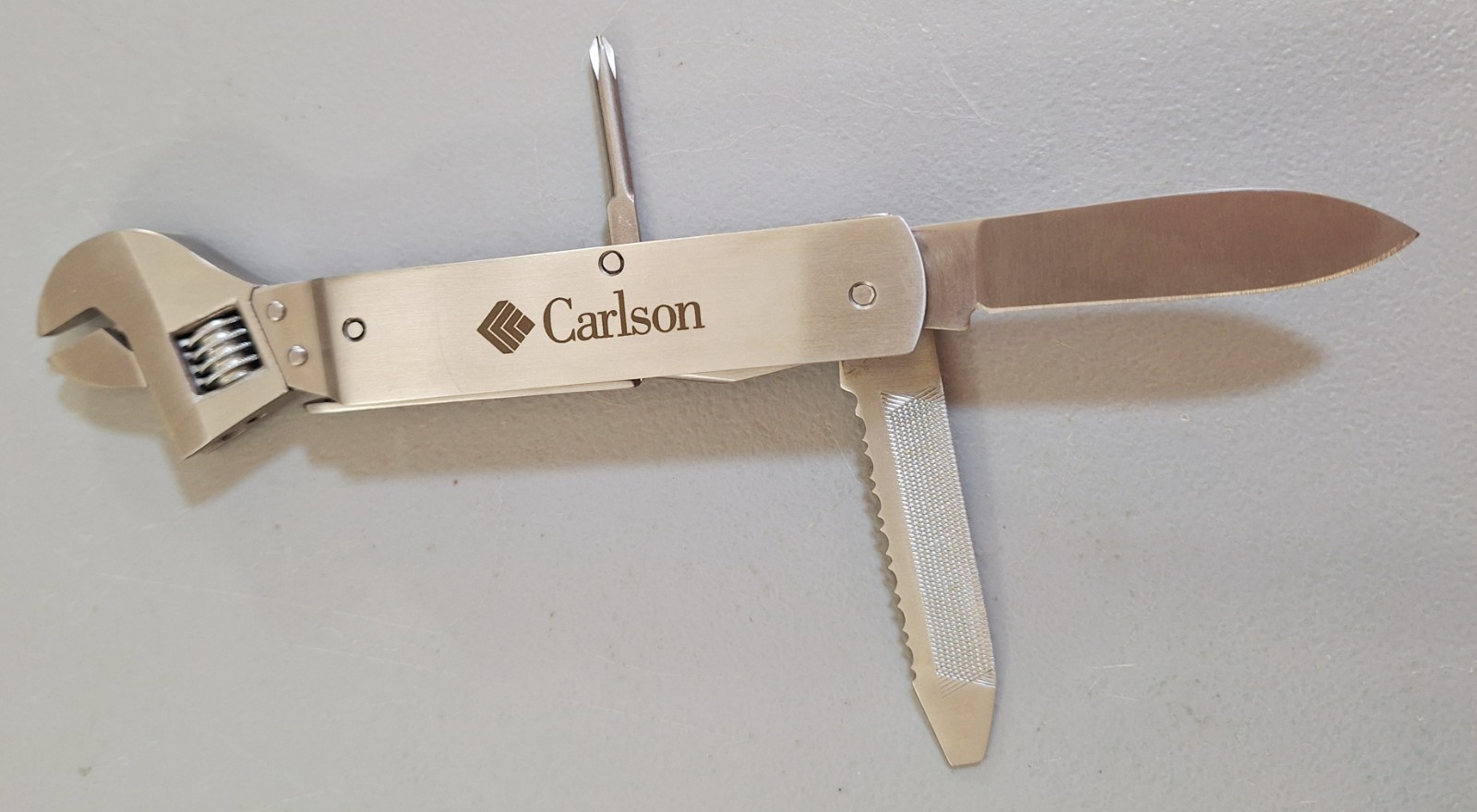 Barlow Multi-Tool: Knife, Crescent, Pliers, Screwdrivers, Saw, File, Wire Cutter