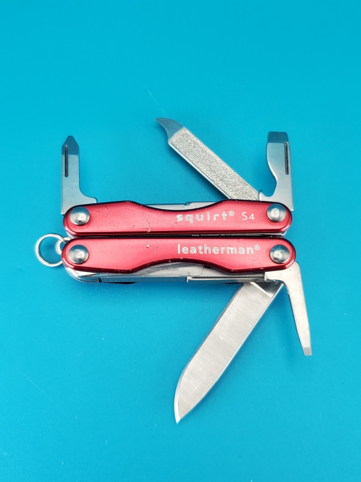 Leatherman Squirt S4 Multi-Tool, Key Ring, Retired, RED!