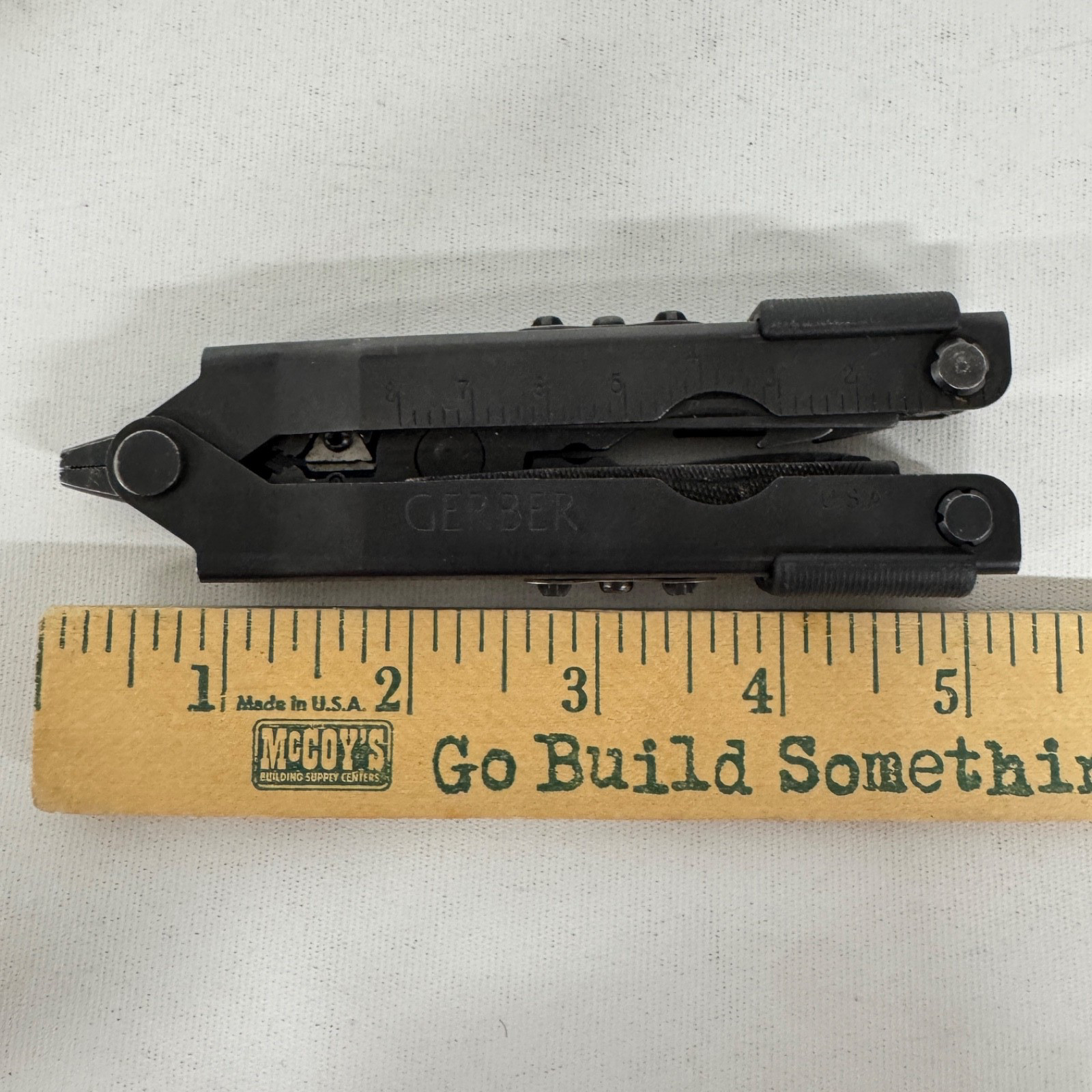 Gerber MP600 Multi-Tool Multi-Plier Carbide Cutters Needle Nose Black w/ Sheath