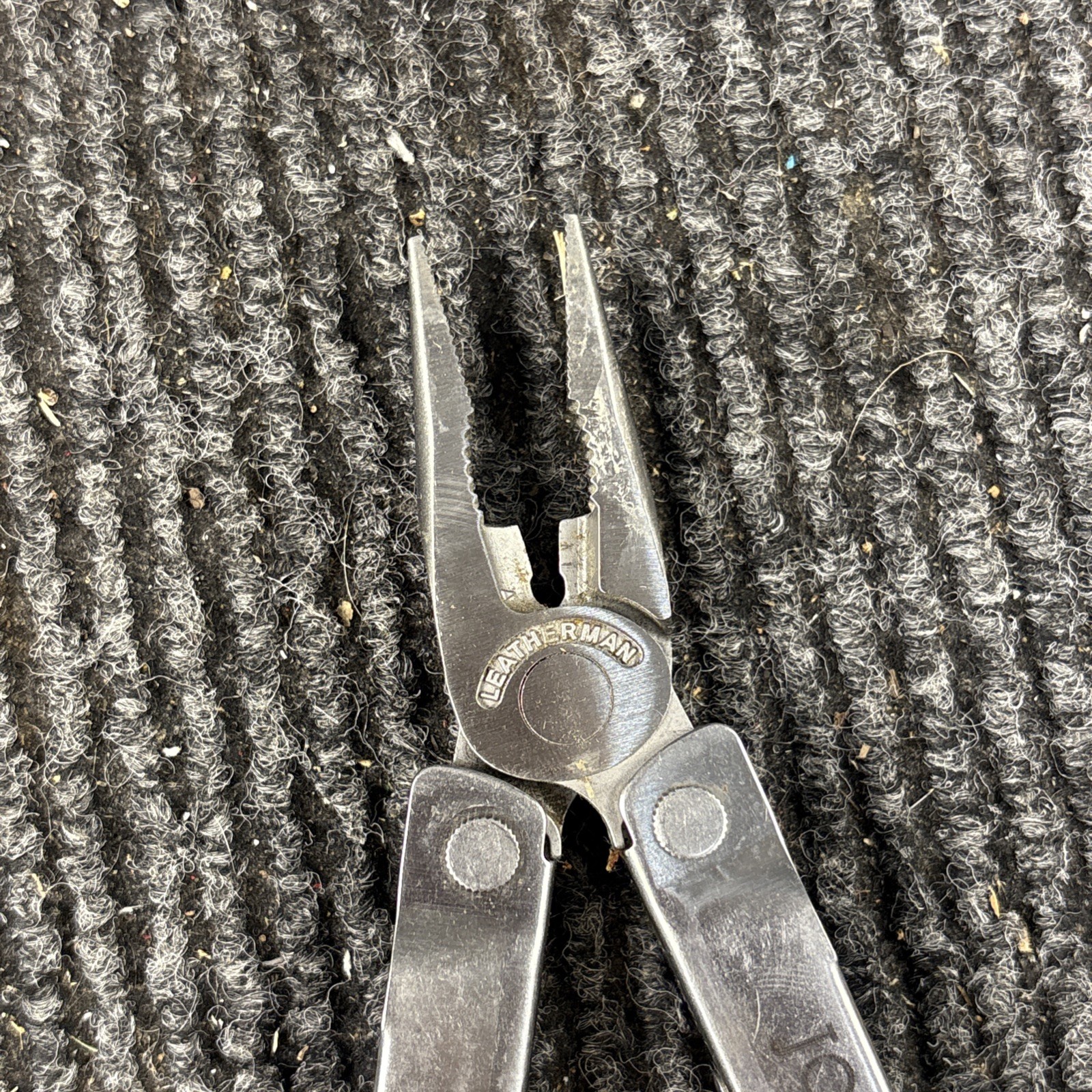 Leatherman Bond Multi-tool Multi Tool Silver Knife File Screwdriver Used (104)